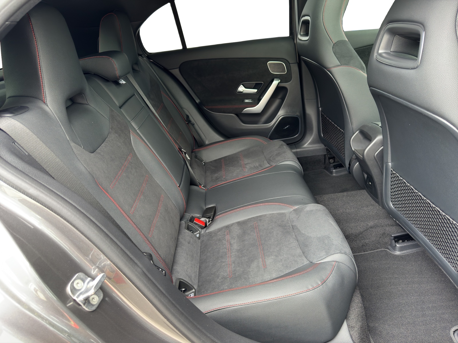 MERCEDES-BENZ A 220 4Matic 8G-DCT-image-18