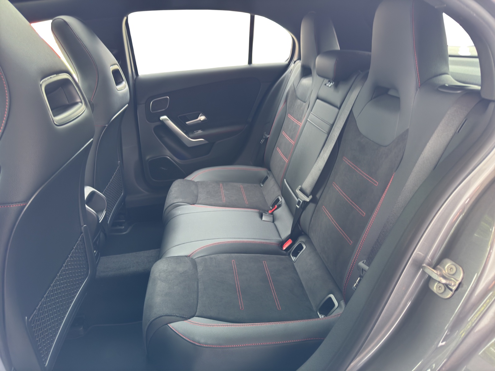 MERCEDES-BENZ A 220 4Matic 8G-DCT-image-17