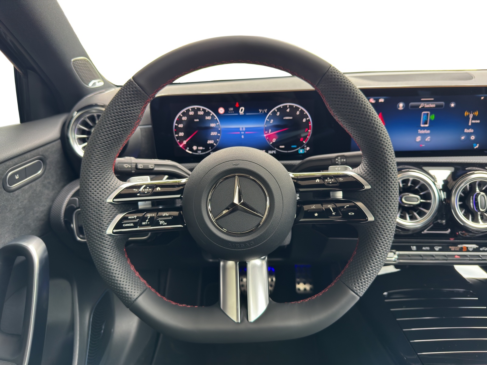 MERCEDES-BENZ A 220 4Matic 8G-DCT-image-10