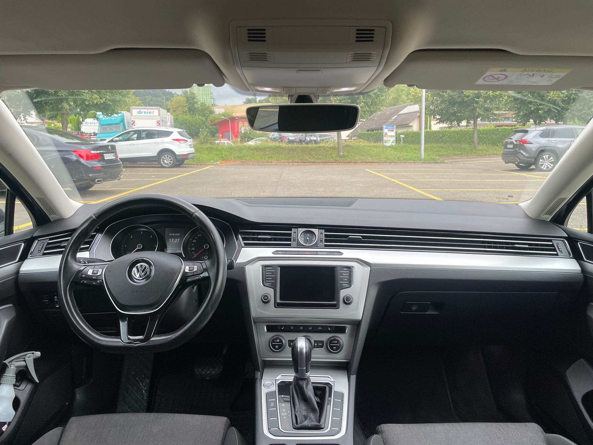 VW Passat Variant 1.6 TDI BMT Comfortline DSG-image-9