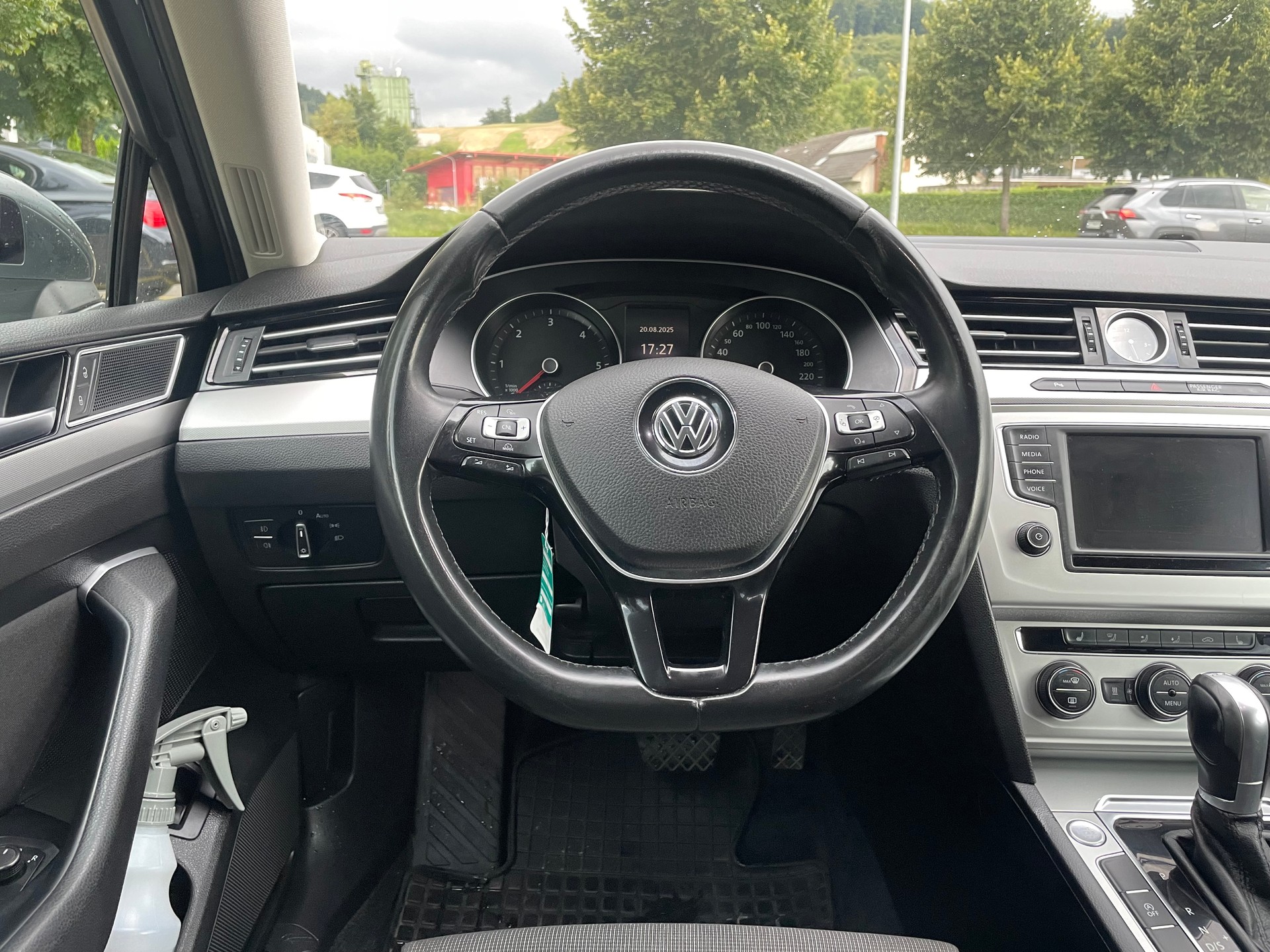 VW Passat Variant 1.6 TDI BMT Comfortline DSG-image-10