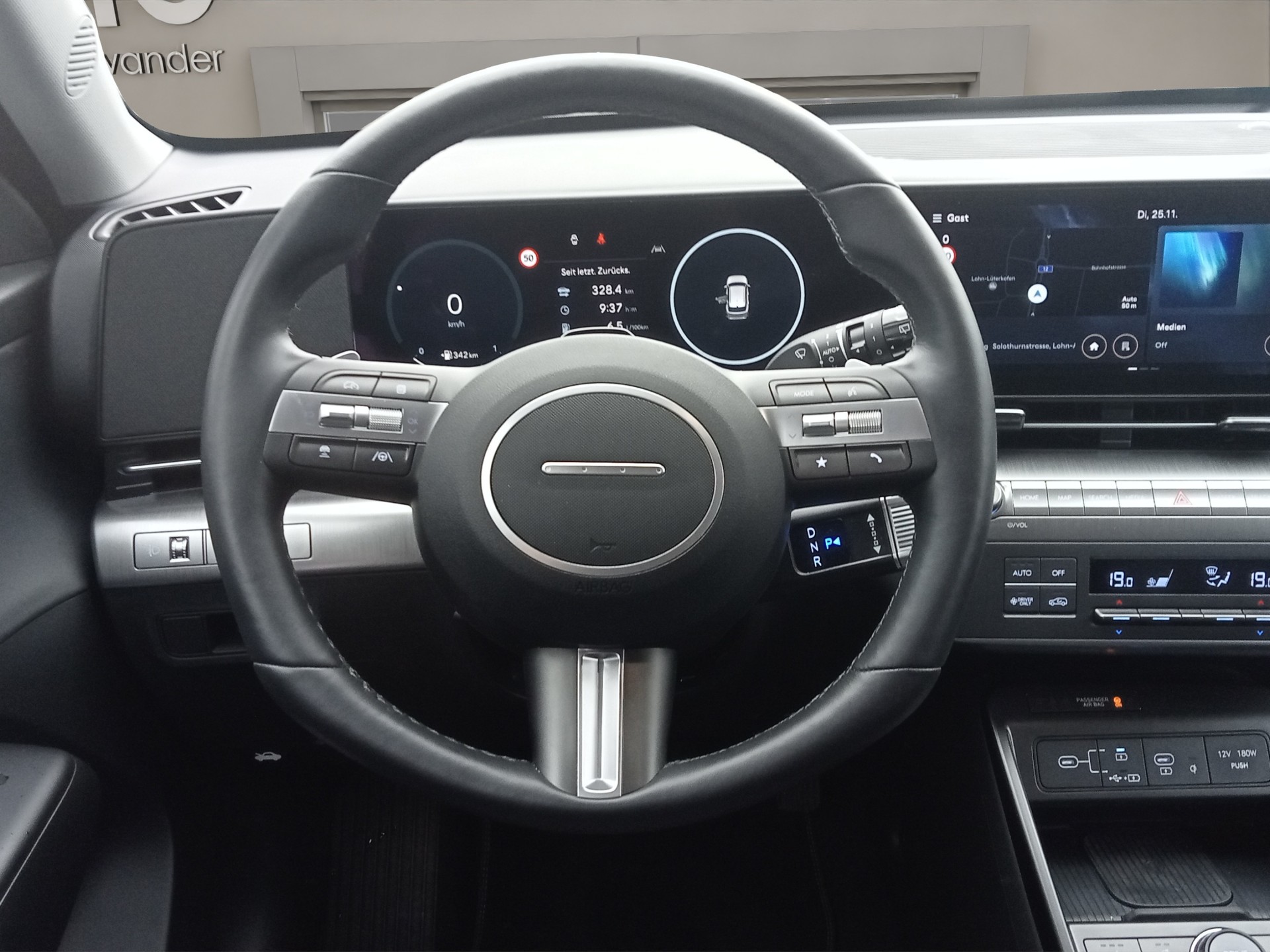 HYUNDAI Kona 1.6 GDi HEV Amplia DCT-image-13