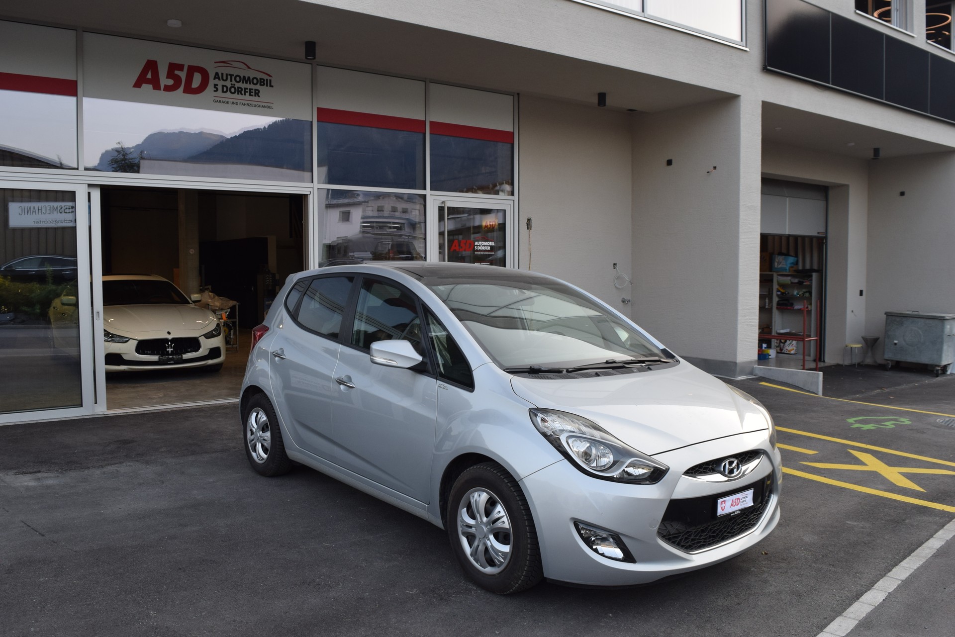HYUNDAI iX20 1.4 CRDi Style-showroom-element-2