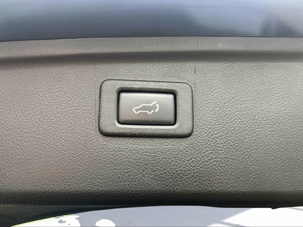 SUBARU Outback 2.5i Luxury-image-21