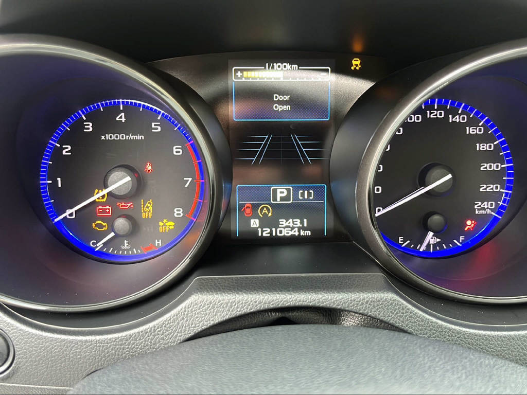 SUBARU Outback 2.5i Luxury-image-24