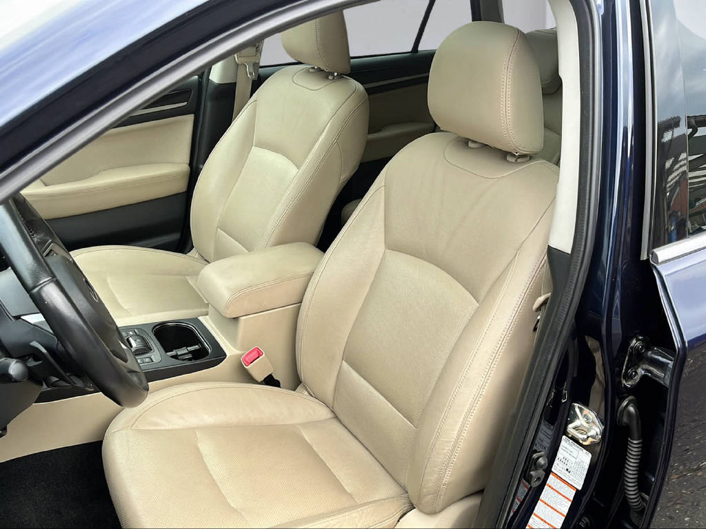 SUBARU Outback 2.5i Luxury-image-9