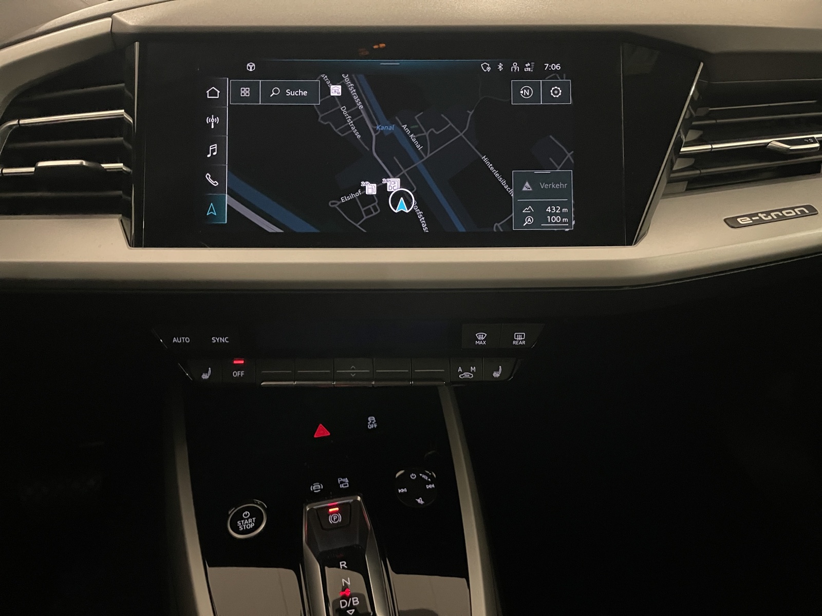 AUDI Q4 e-tron 50 quattro-image-11