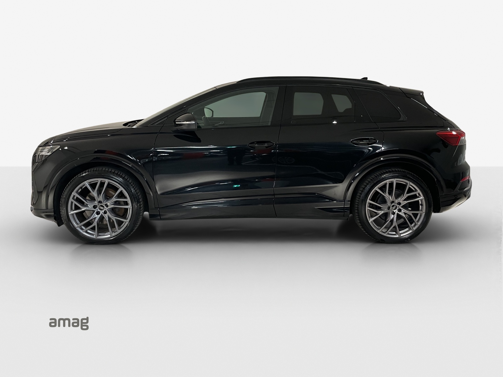 AUDI Q4 e-tron 50 quattro-showroom-element-1