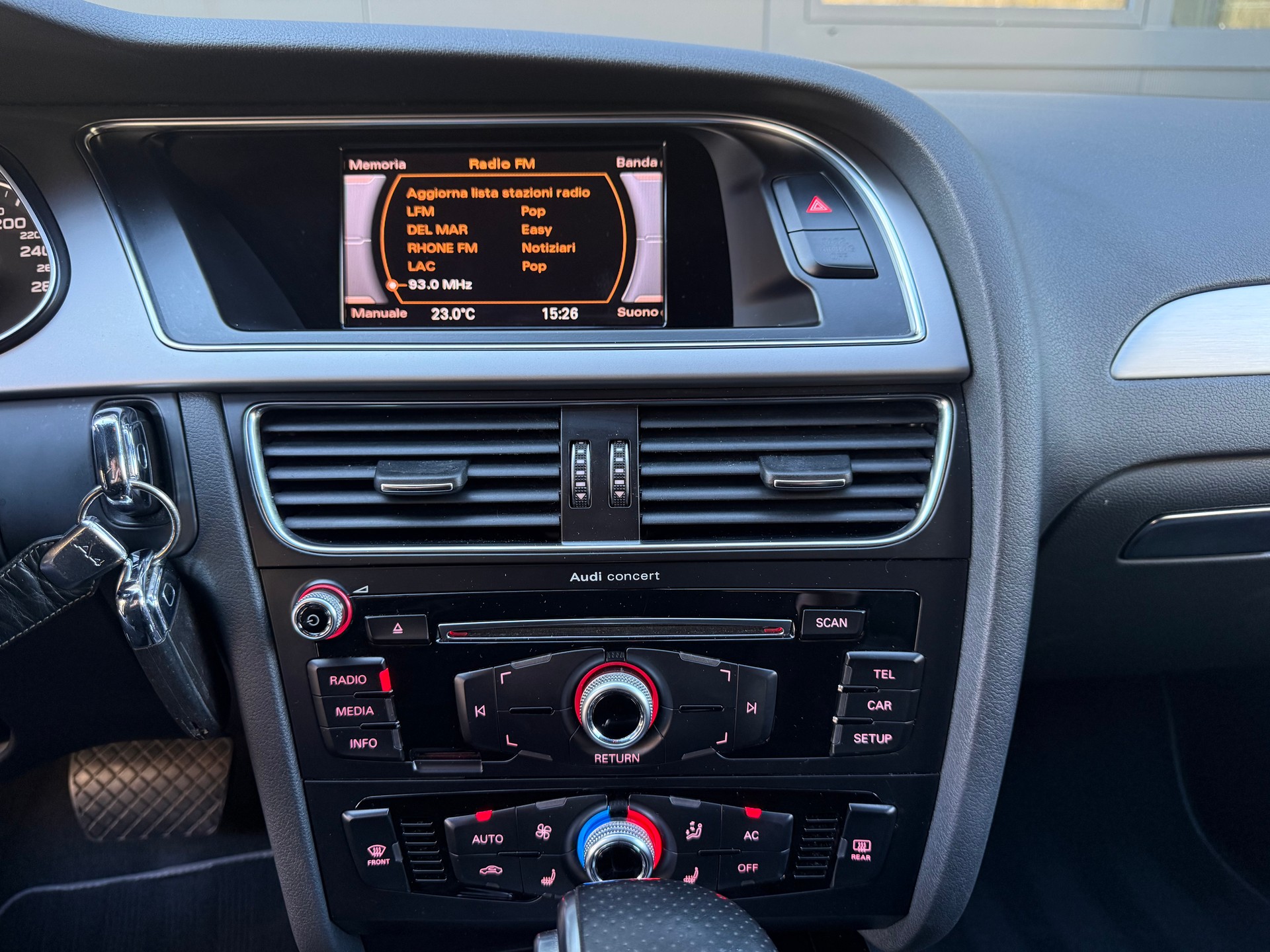 AUDI A4 S-Line 2.0 TDI multitronic-image-7