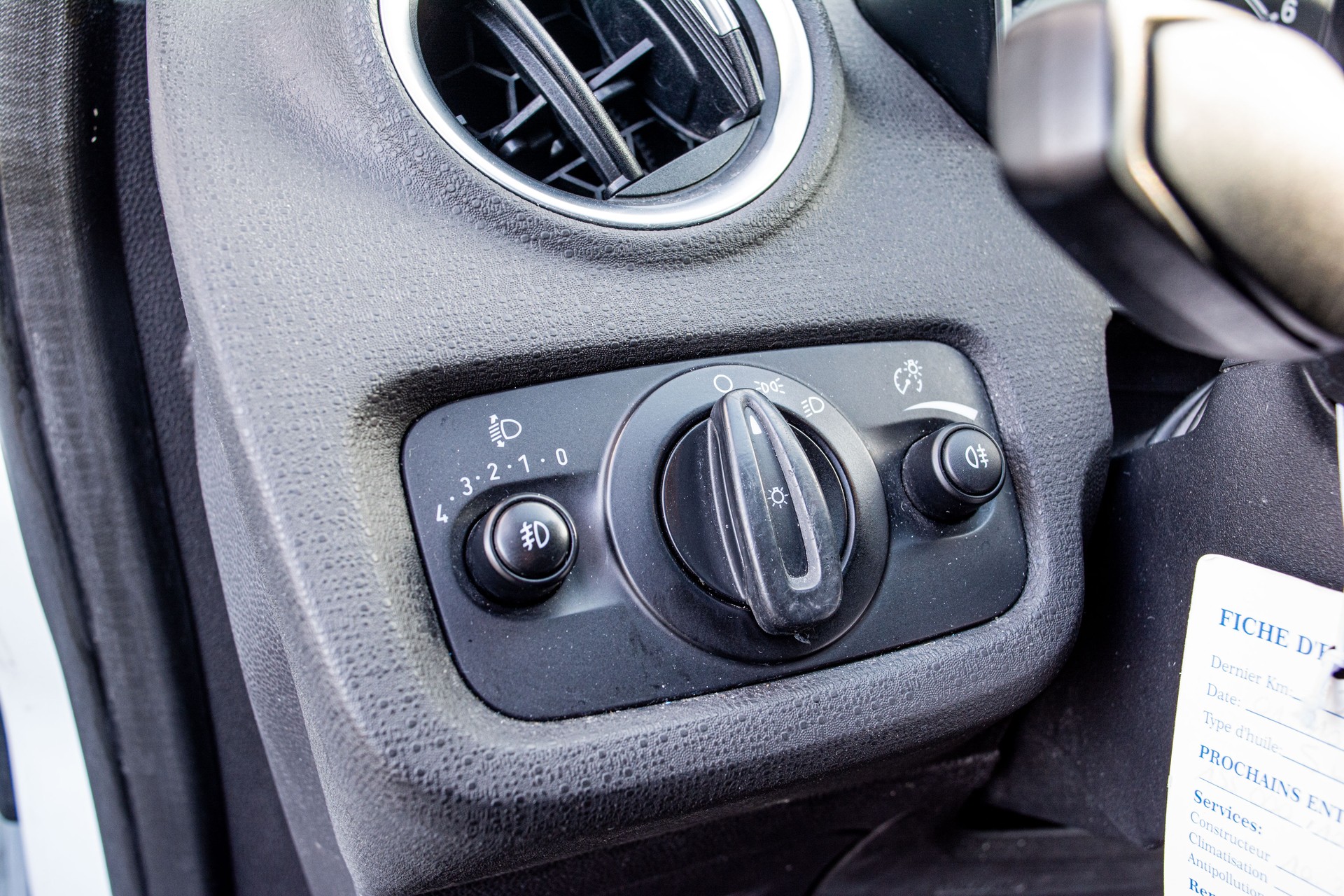 FORD Fiesta 1.6 Ti-VCT Titanium PowerShift-image-10