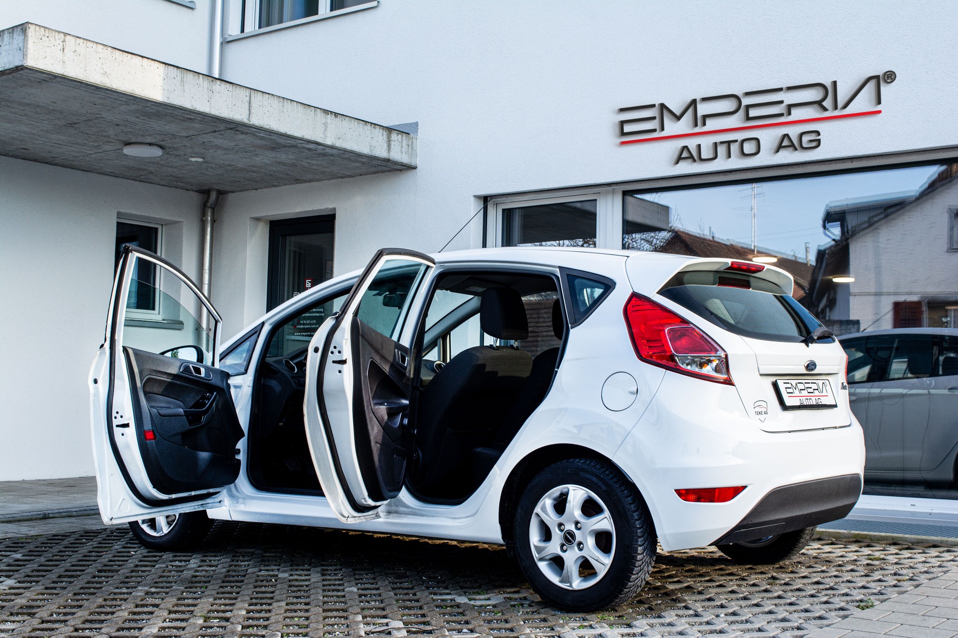 FORD Fiesta 1.6 Ti-VCT Titanium PowerShift-image-4