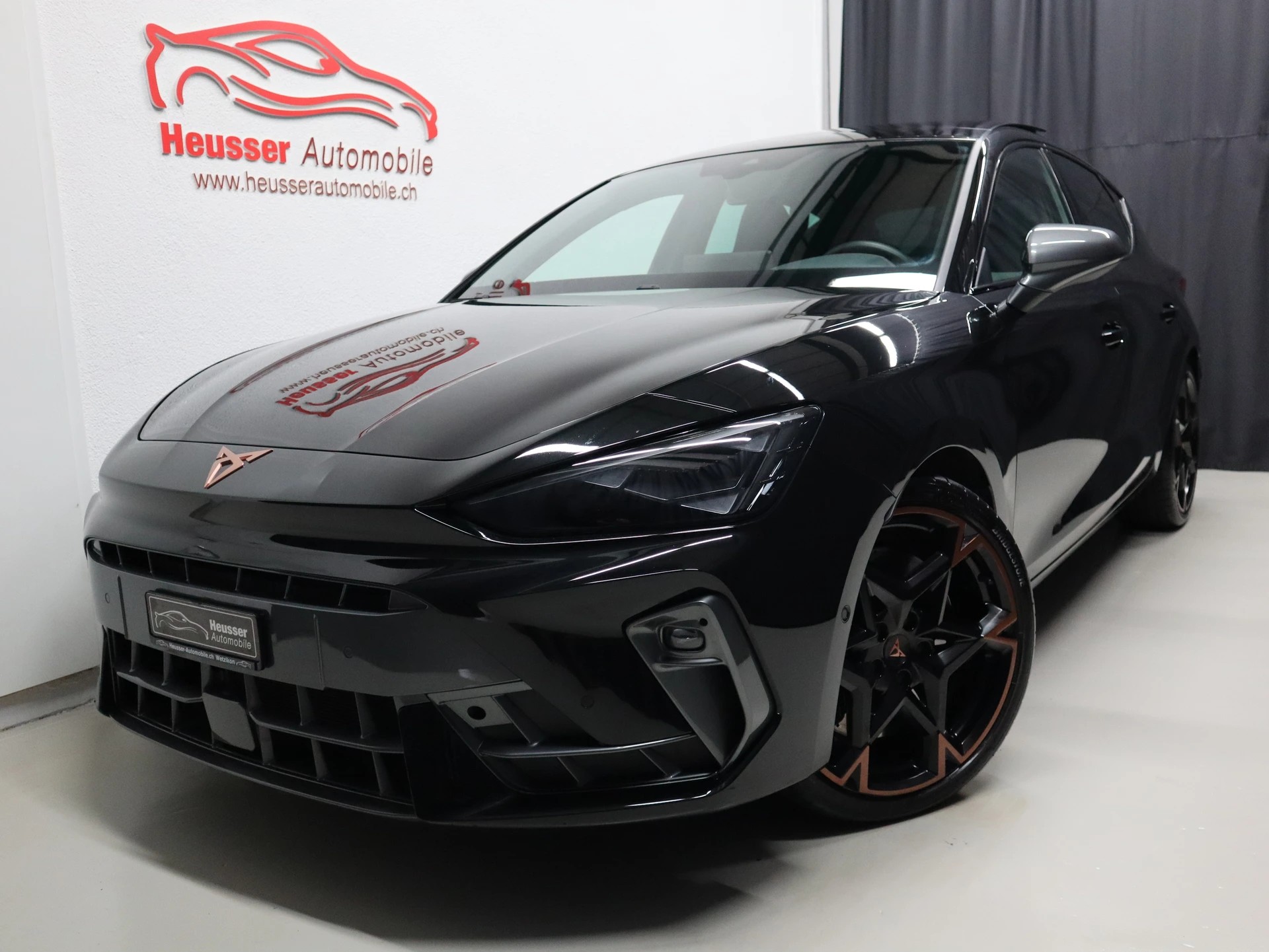 CUPRA LEON 2.0 TSI VZ DSG - Panorama - Navi - Leder - Sennheiser - Kamera - 300 PS