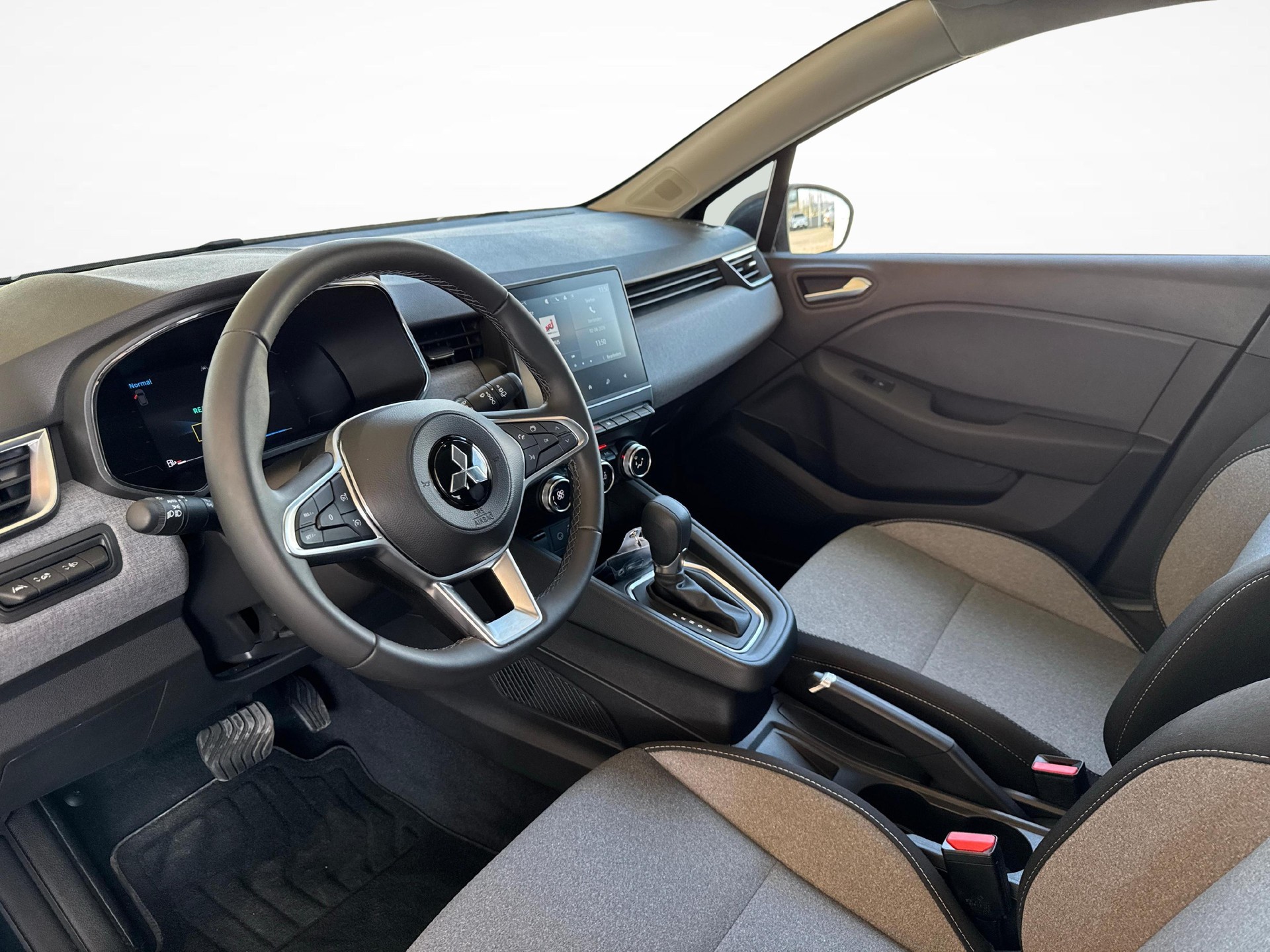 MITSUBISHI Colt 1.6 HEV Invite+ / Jetzt mit attraktivem 1.9% Leasing!-image-12