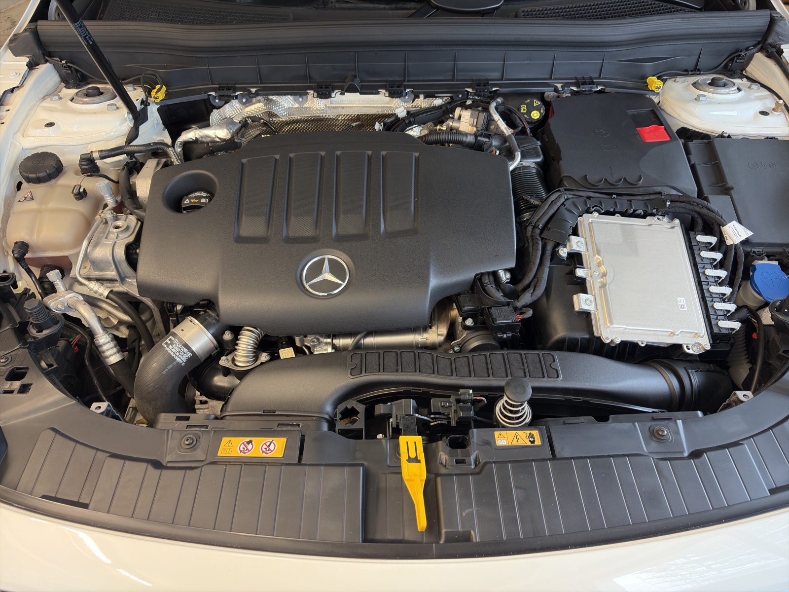 MERCEDES-BENZ GLB 200 d Style 4 MATIC-image-18