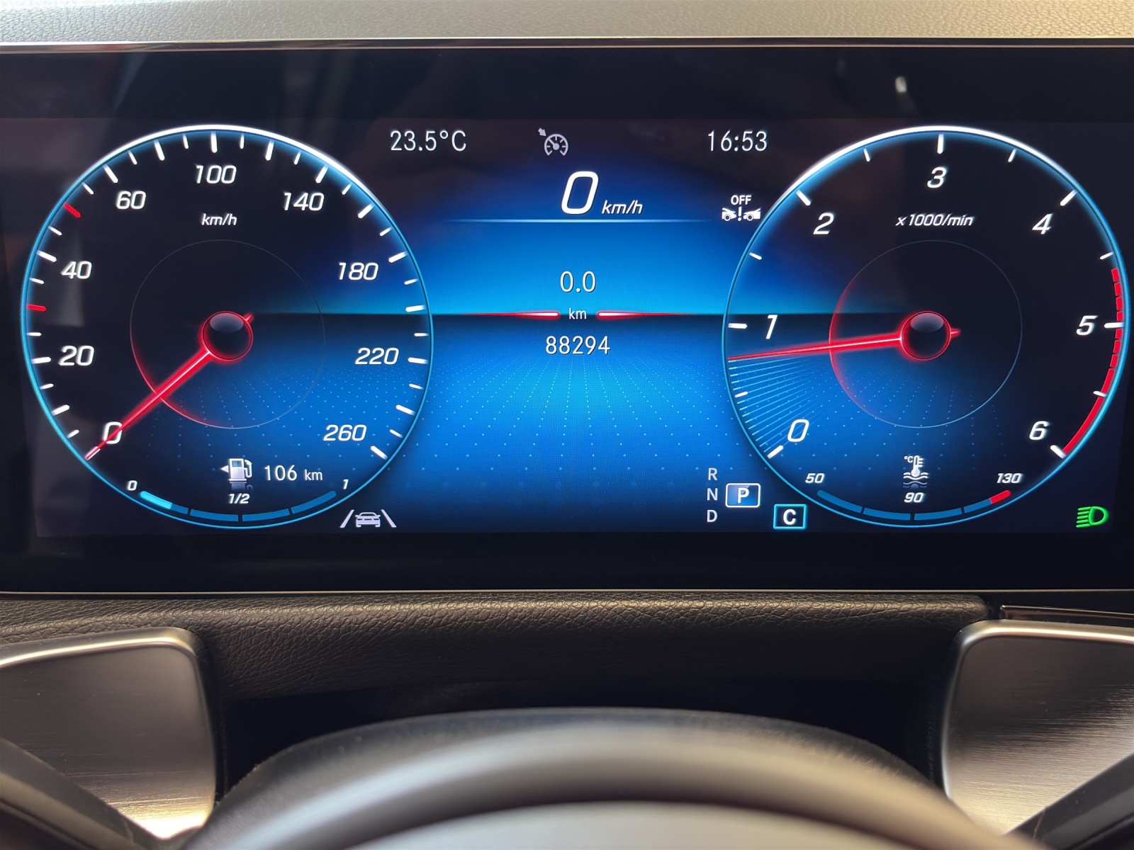 MERCEDES-BENZ GLB 200 d Style 4 MATIC-image-17