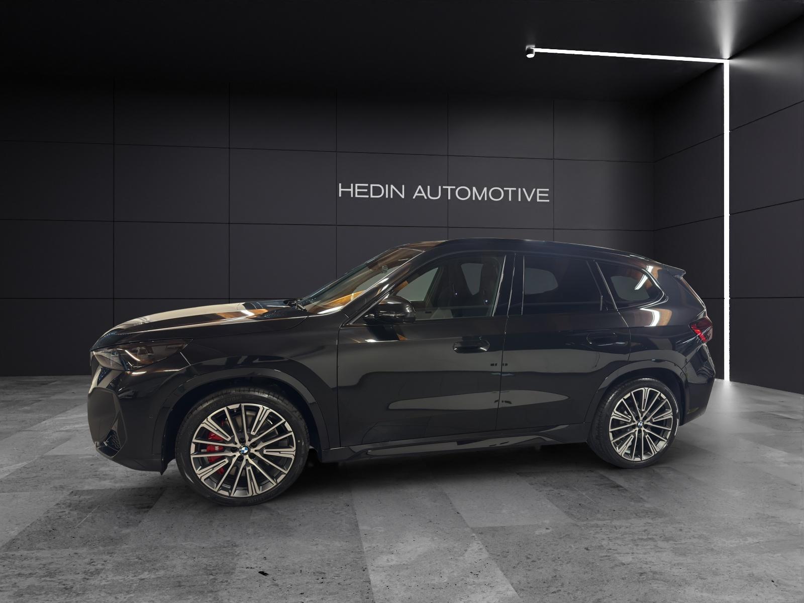 BMW iX1 30 xDrive-showroom-element-1