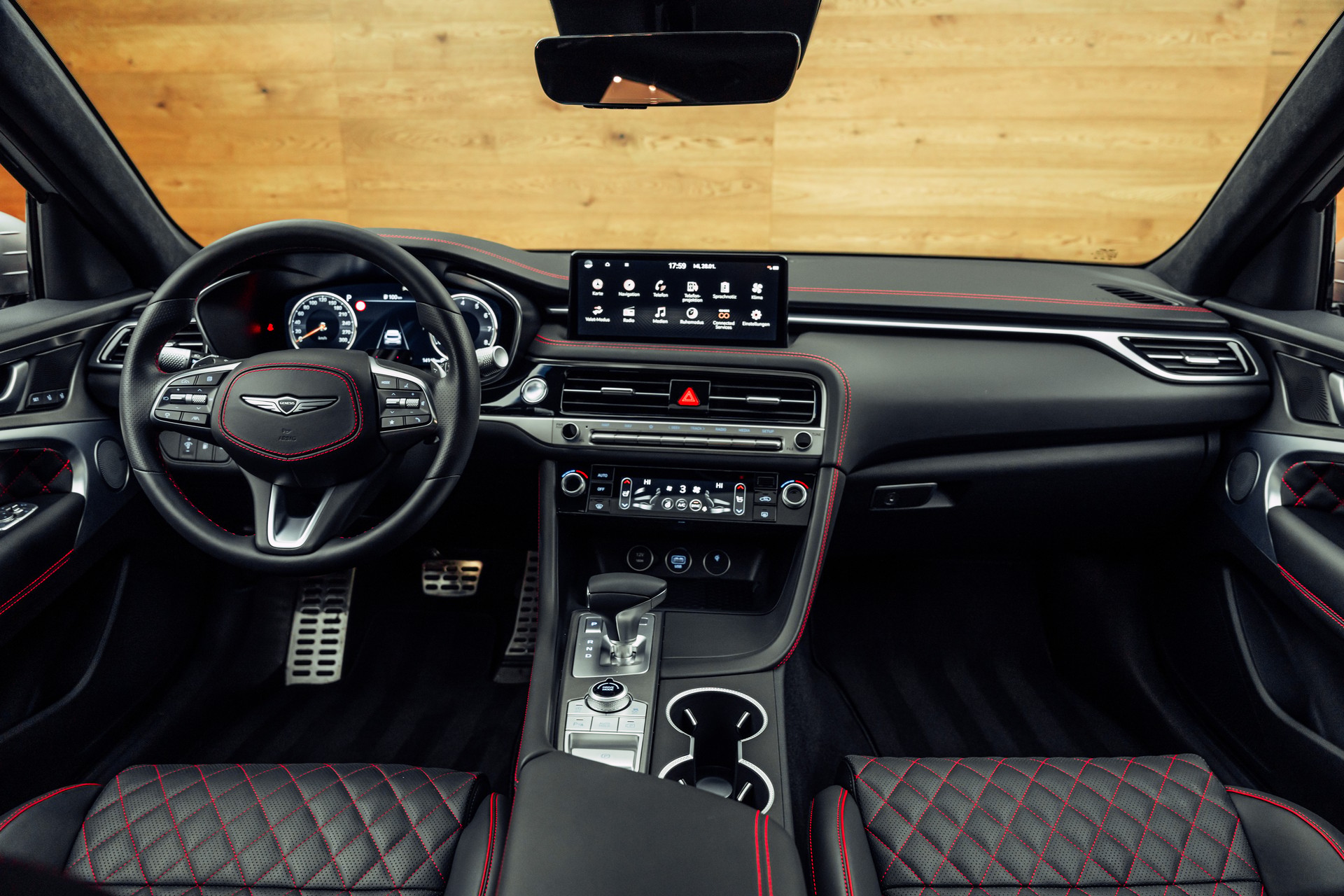 GENESIS G70 Shooting Brake 2.0 T Plus Sport AT8 AWD-image-4
