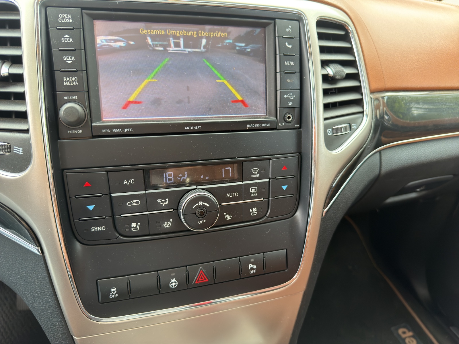 JEEP Grand Cherokee 3.0 CRD Overland Automatic-image-6
