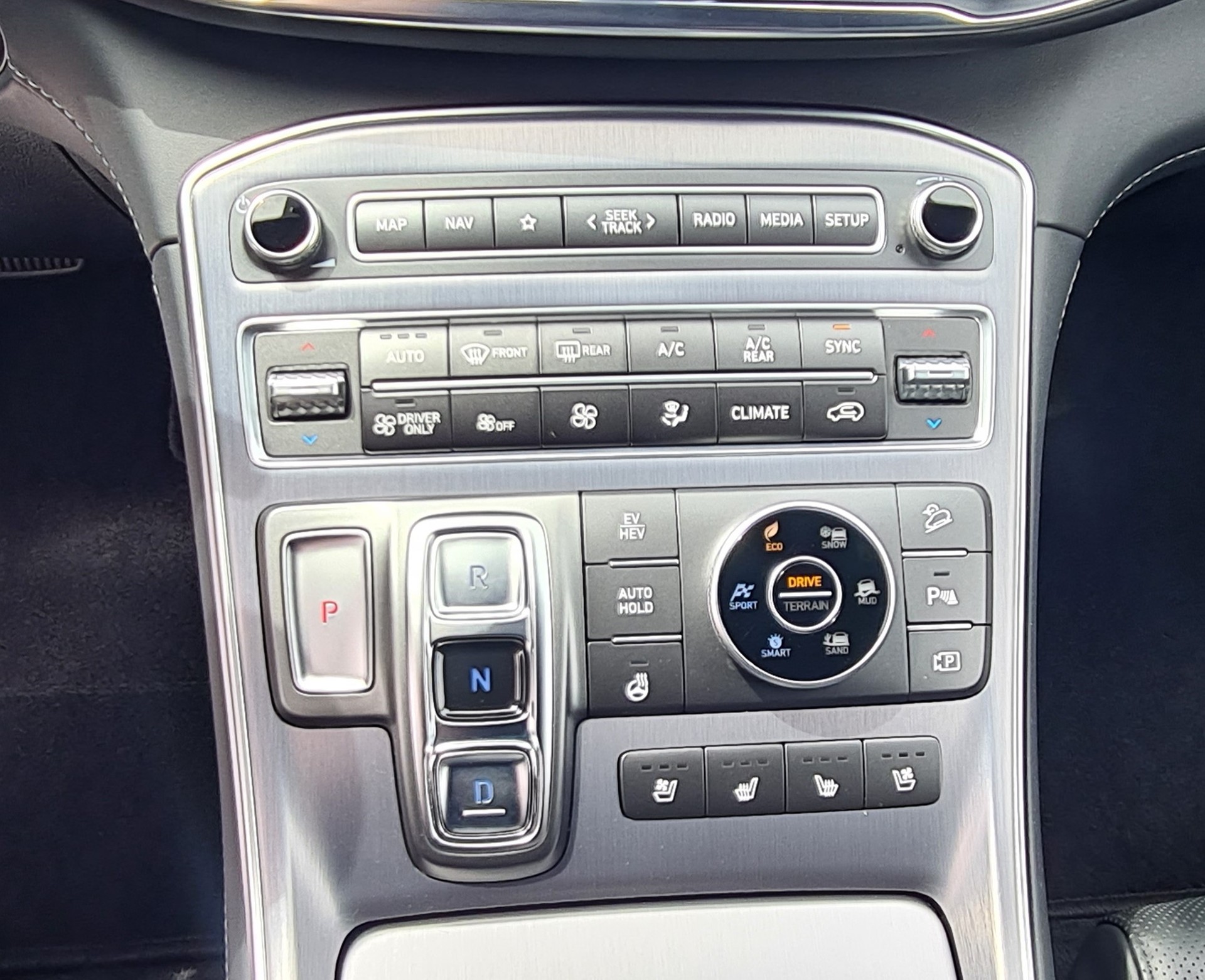 HYUNDAI Santa Fe 1.6 T-GDi PHEV Vertex 4WD Automatic-image-18
