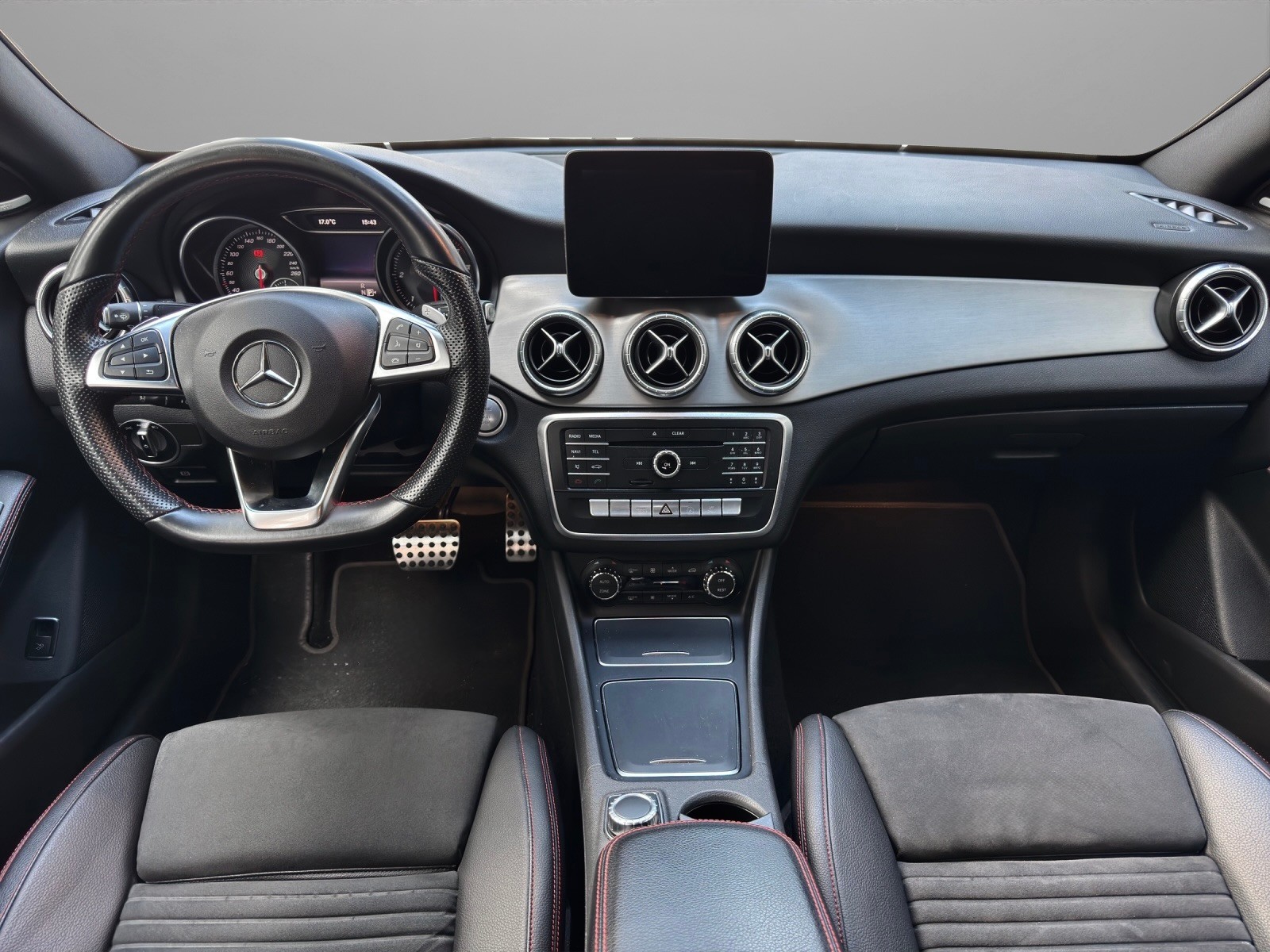 MERCEDES-BENZ CLA 220 d AMG Line 4Matic 7G-DCT-image-8