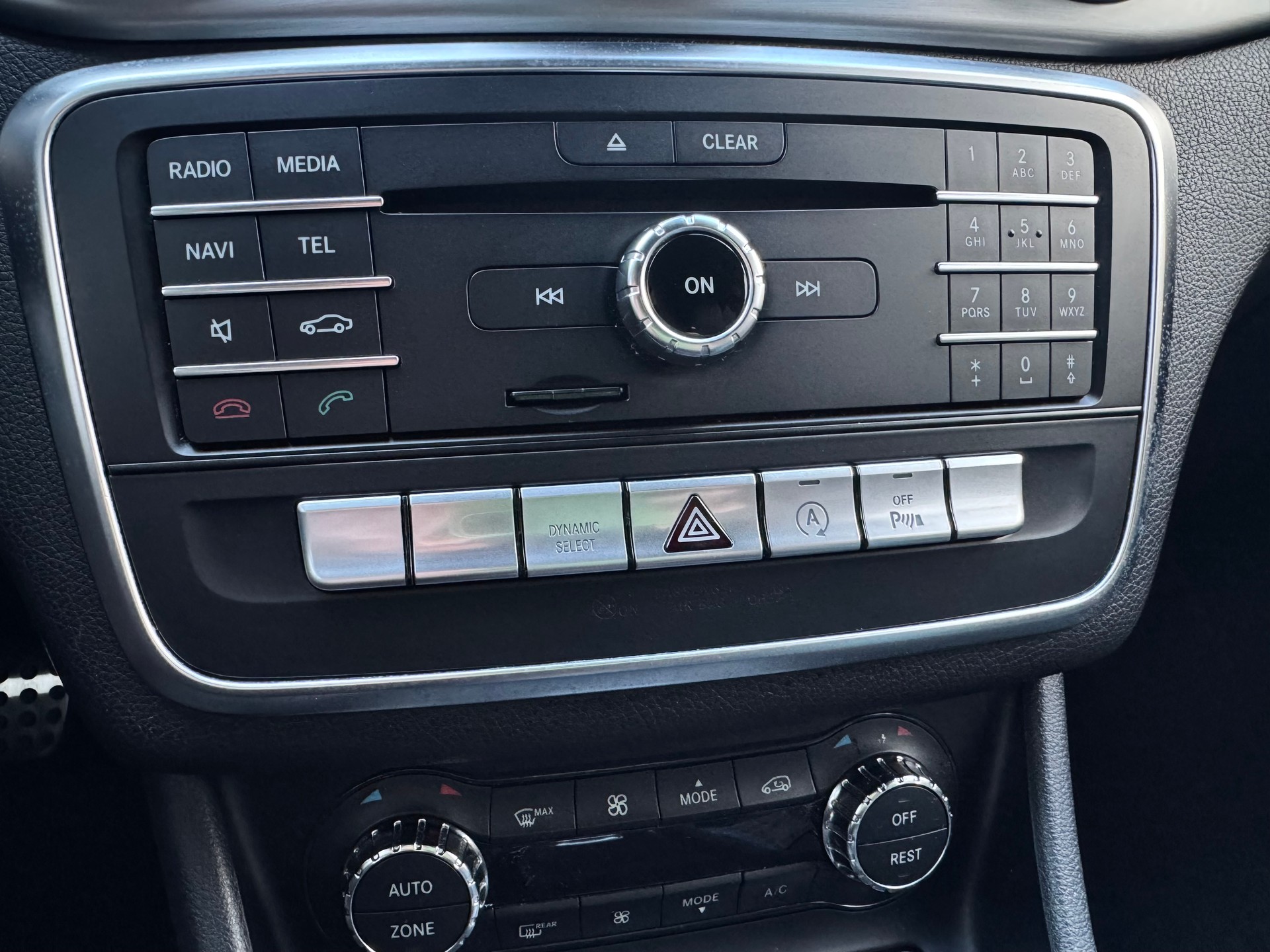 MERCEDES-BENZ CLA 220 d AMG Line 4Matic 7G-DCT-image-17