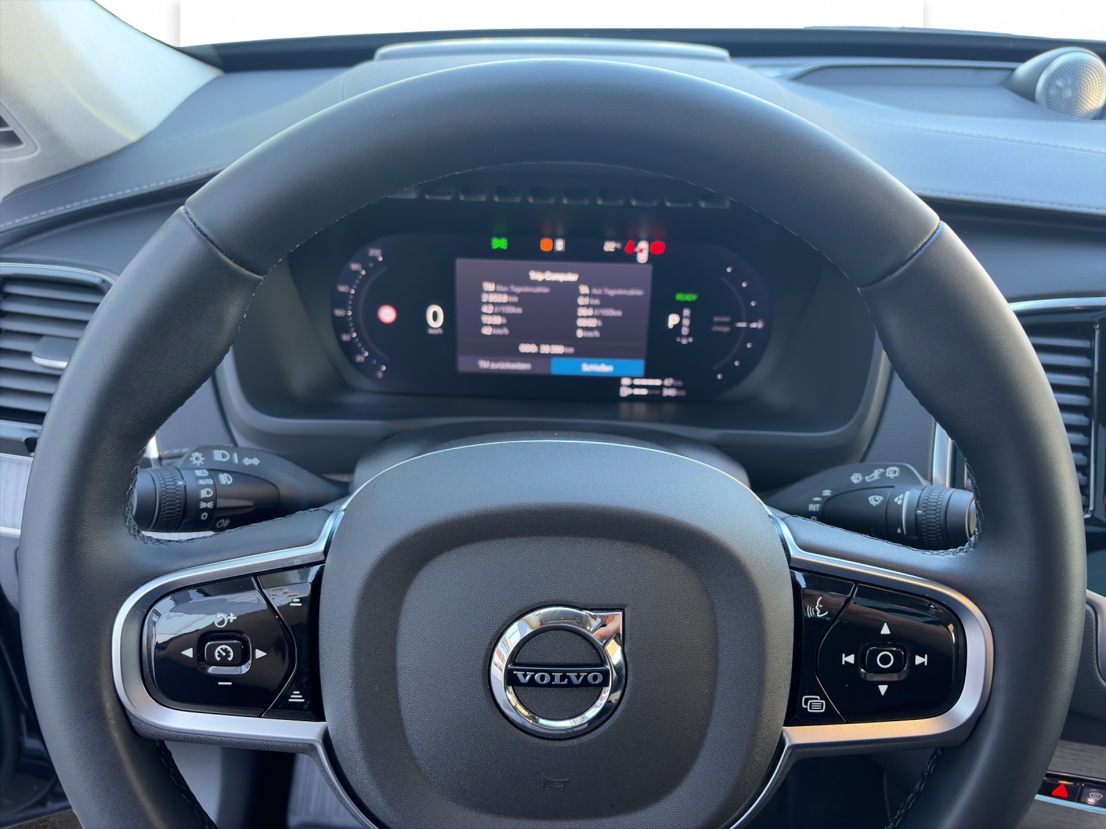 VOLVO XC90 2.0 T8 TE Ultra Bright eAWD-image-12