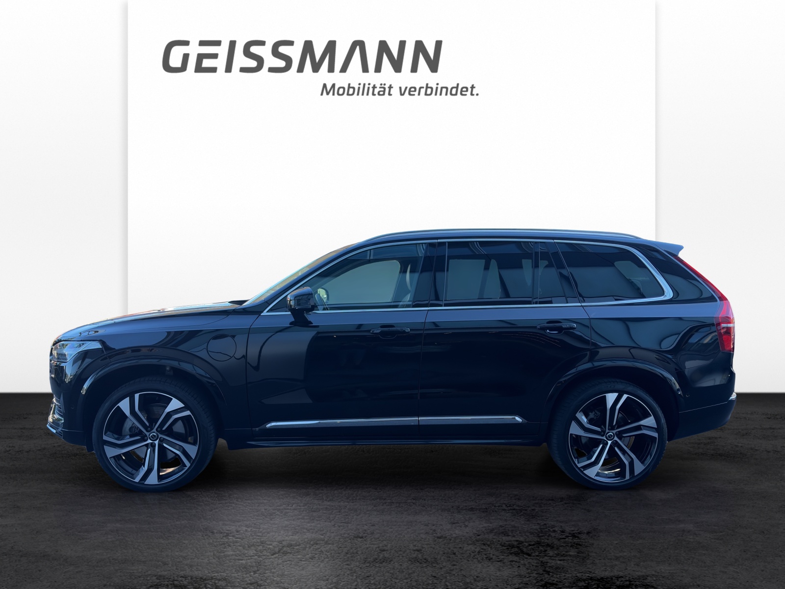 VOLVO XC90 2.0 T8 TE Ultra Bright eAWD-showroom-element-2