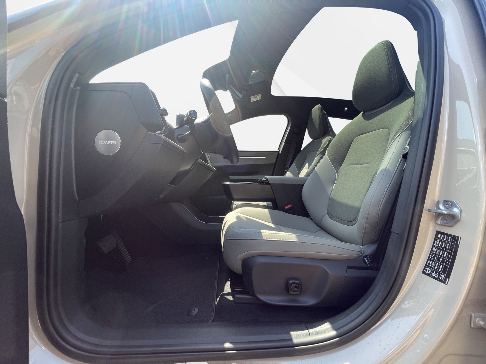 VOLVO EX 30 CC E60 Twin Performance AWD-image-9