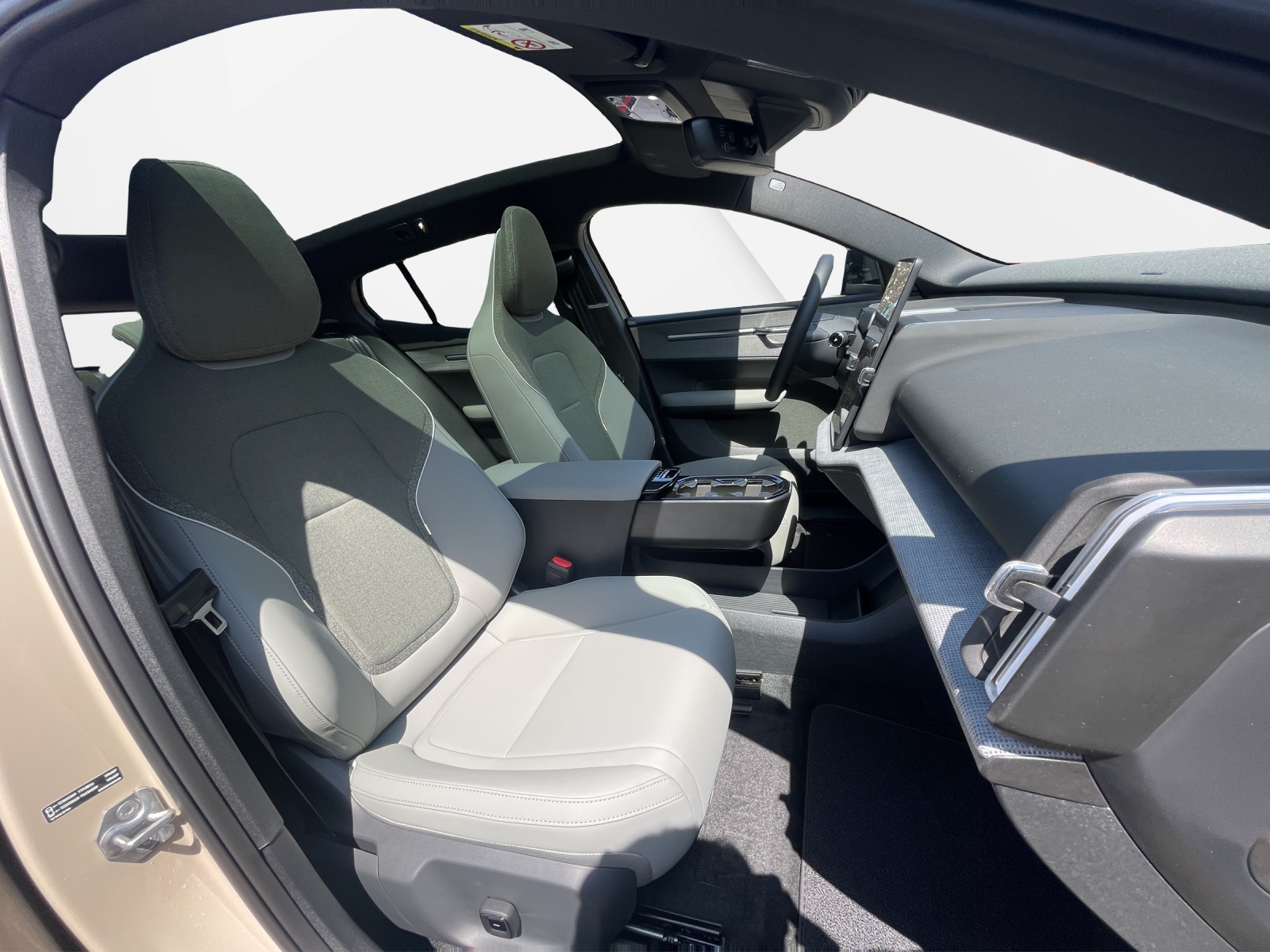 VOLVO EX 30 CC E60 Twin Performance AWD-image-16