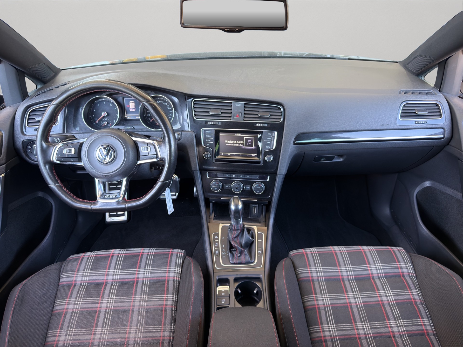 VW Golf 2.0 TSI GTI Performance DSG-image-11