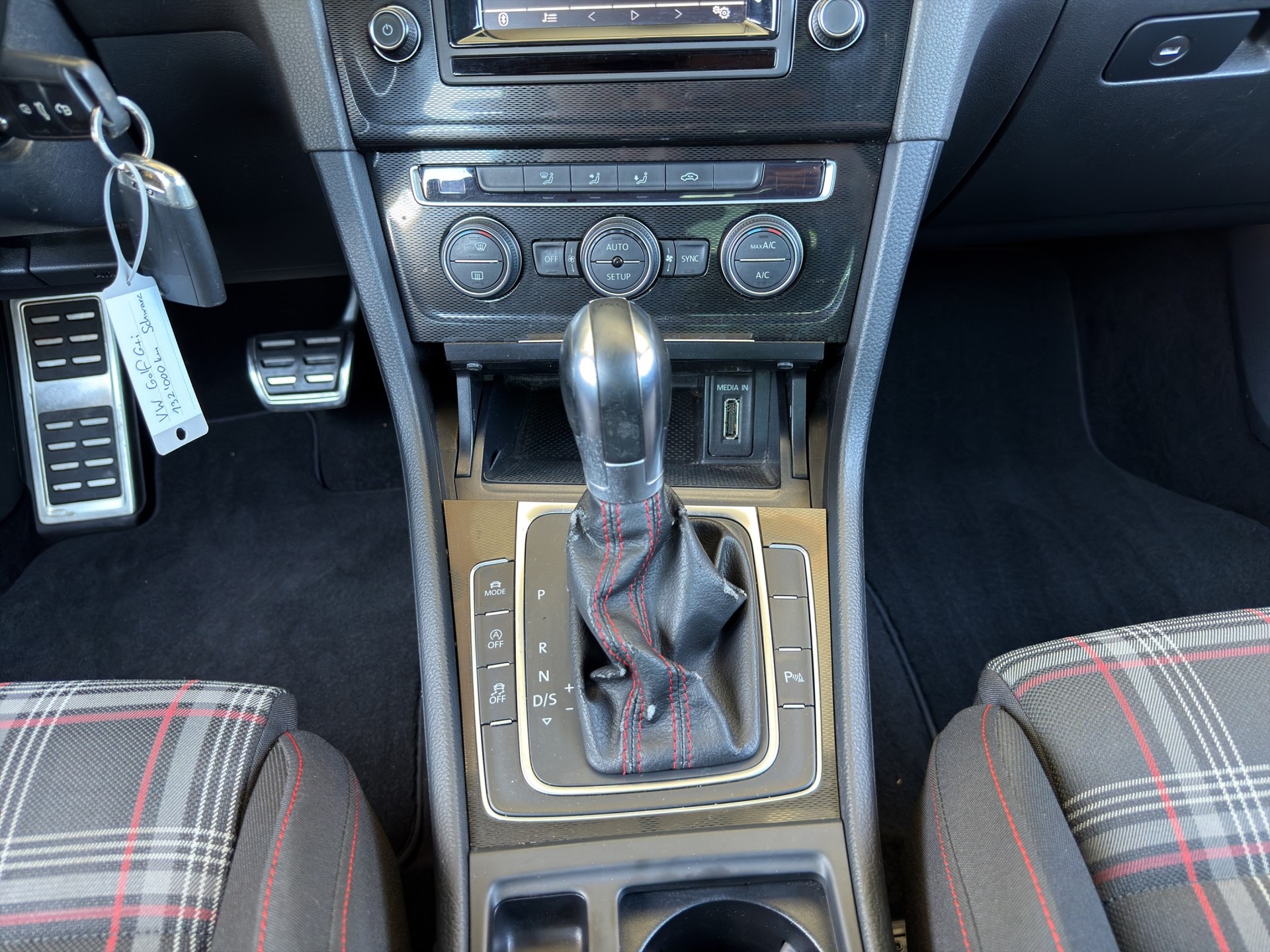 VW Golf 2.0 TSI GTI Performance DSG-image-13