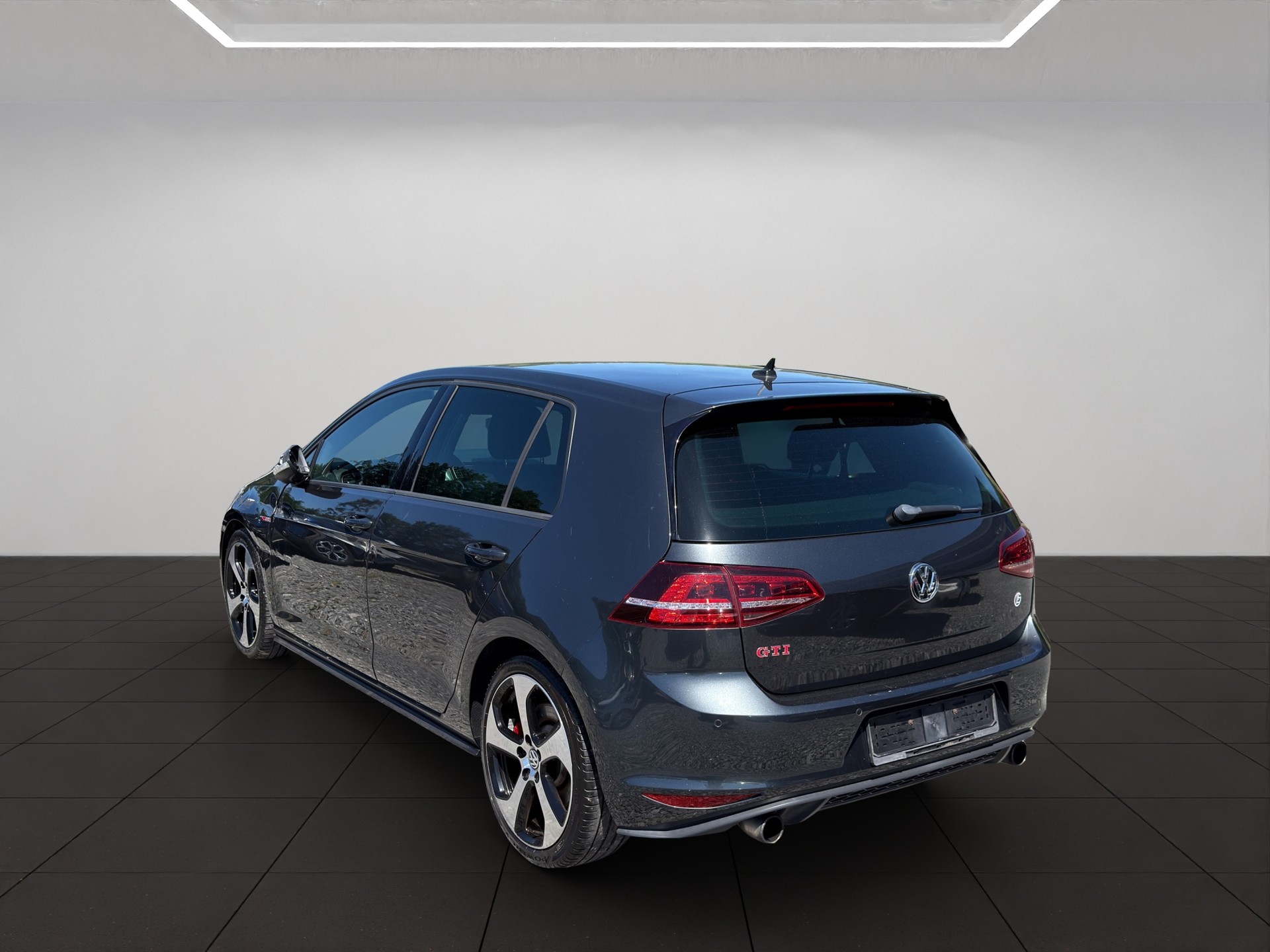 VW Golf 2.0 TSI GTI Performance DSG-showroom-element-3