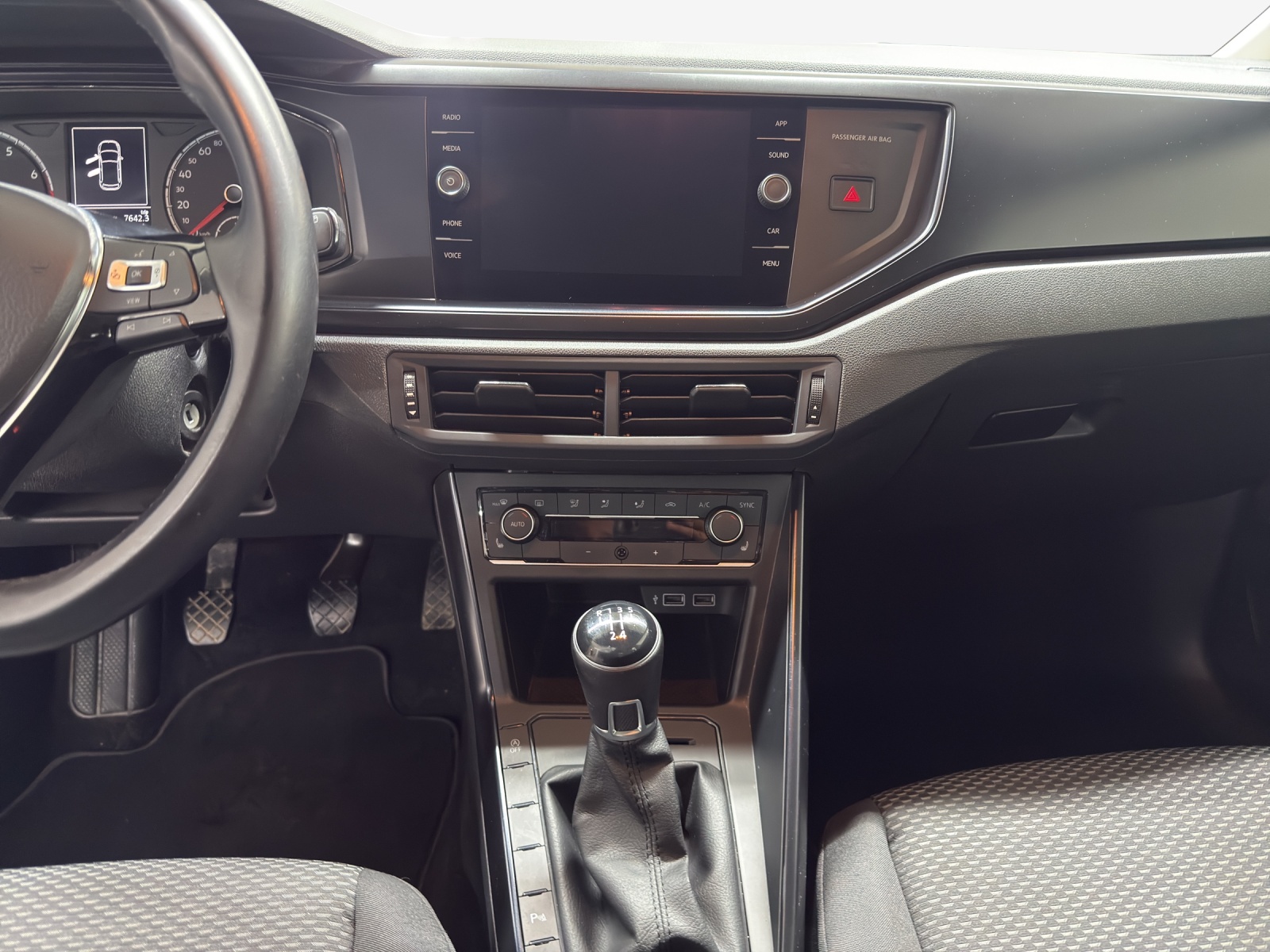 VW Polo 1.0 TSI BMT Trendline-image-10
