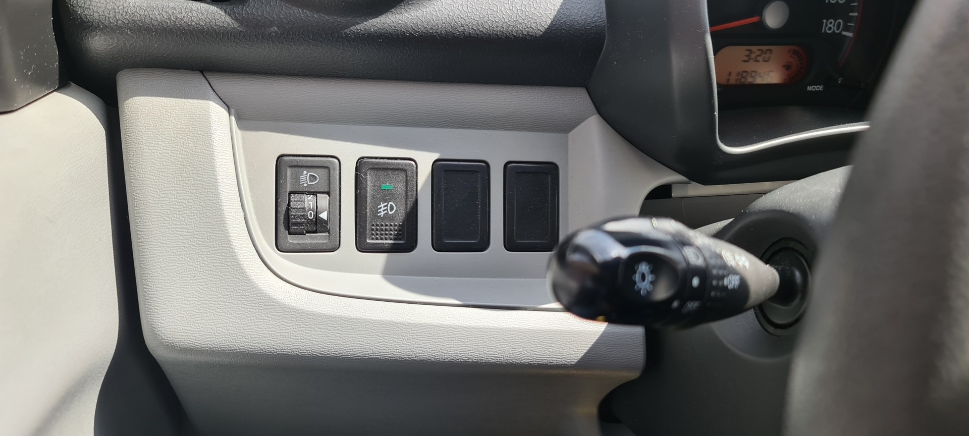 NISSAN Pixo 1.0 acenta Automatic-image-16