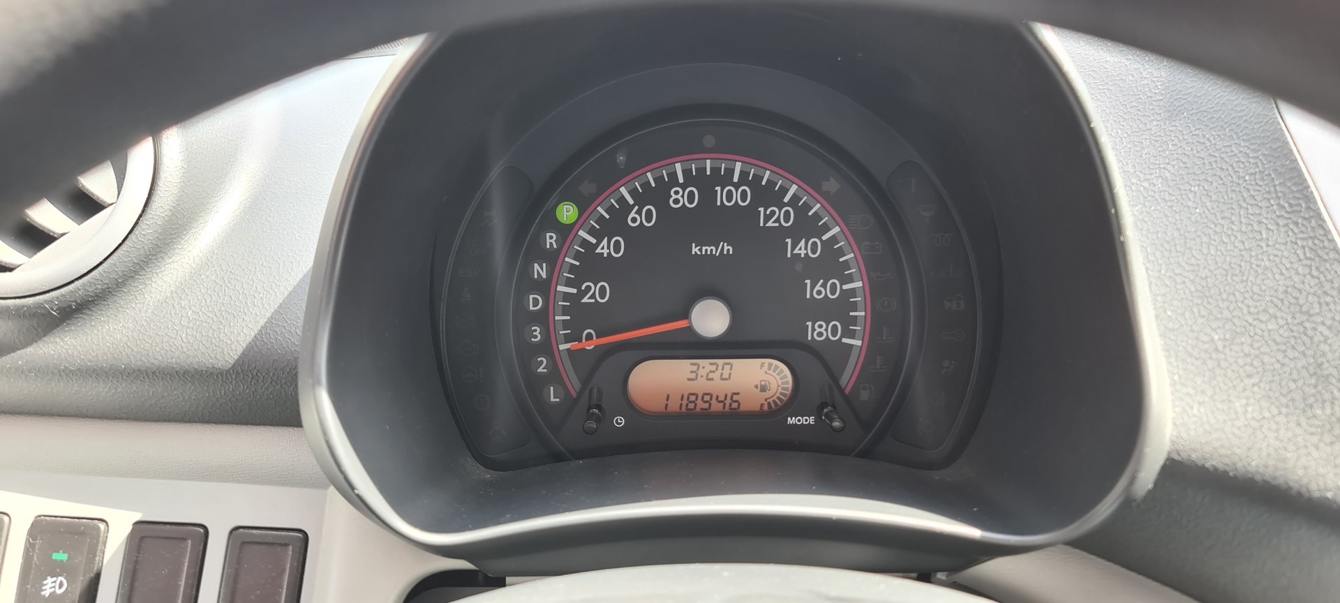 NISSAN Pixo 1.0 acenta Automatic-image-14