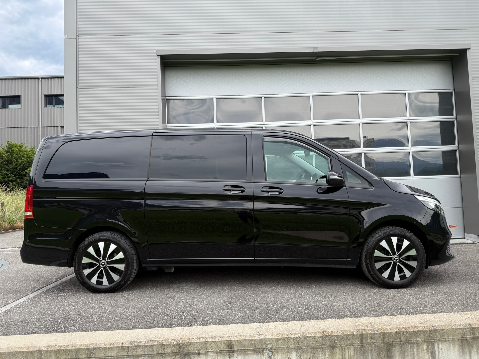 MERCEDES-BENZ V 250 d lang Exclusive 4Matic 9G-Tronic-image-1