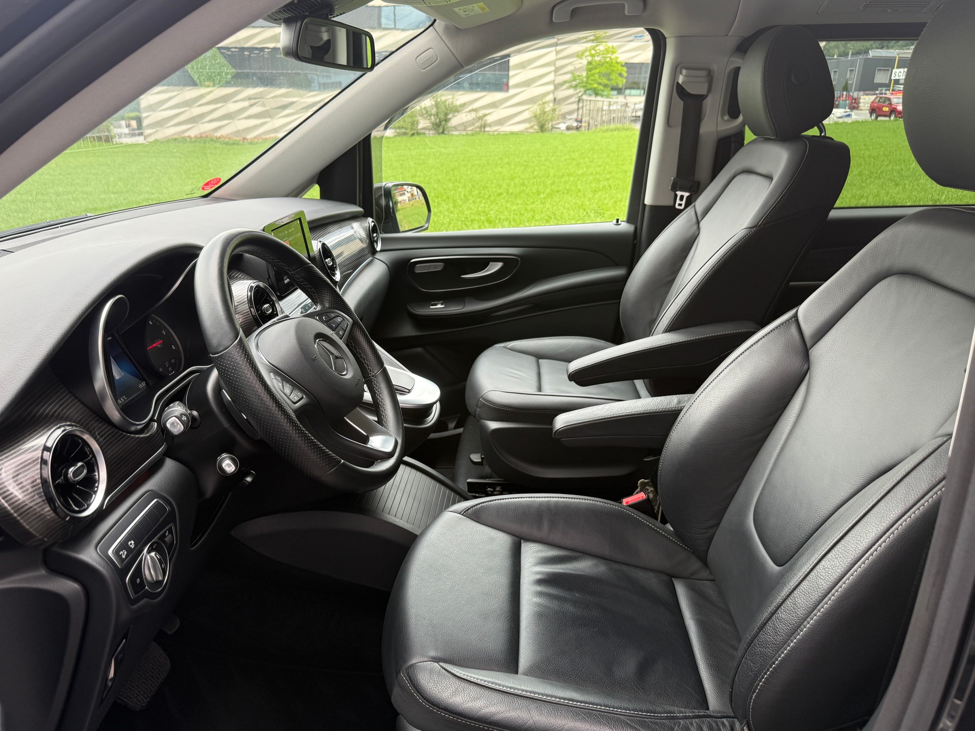 MERCEDES-BENZ V 250 d lang Exclusive 4Matic 9G-Tronic-image-6