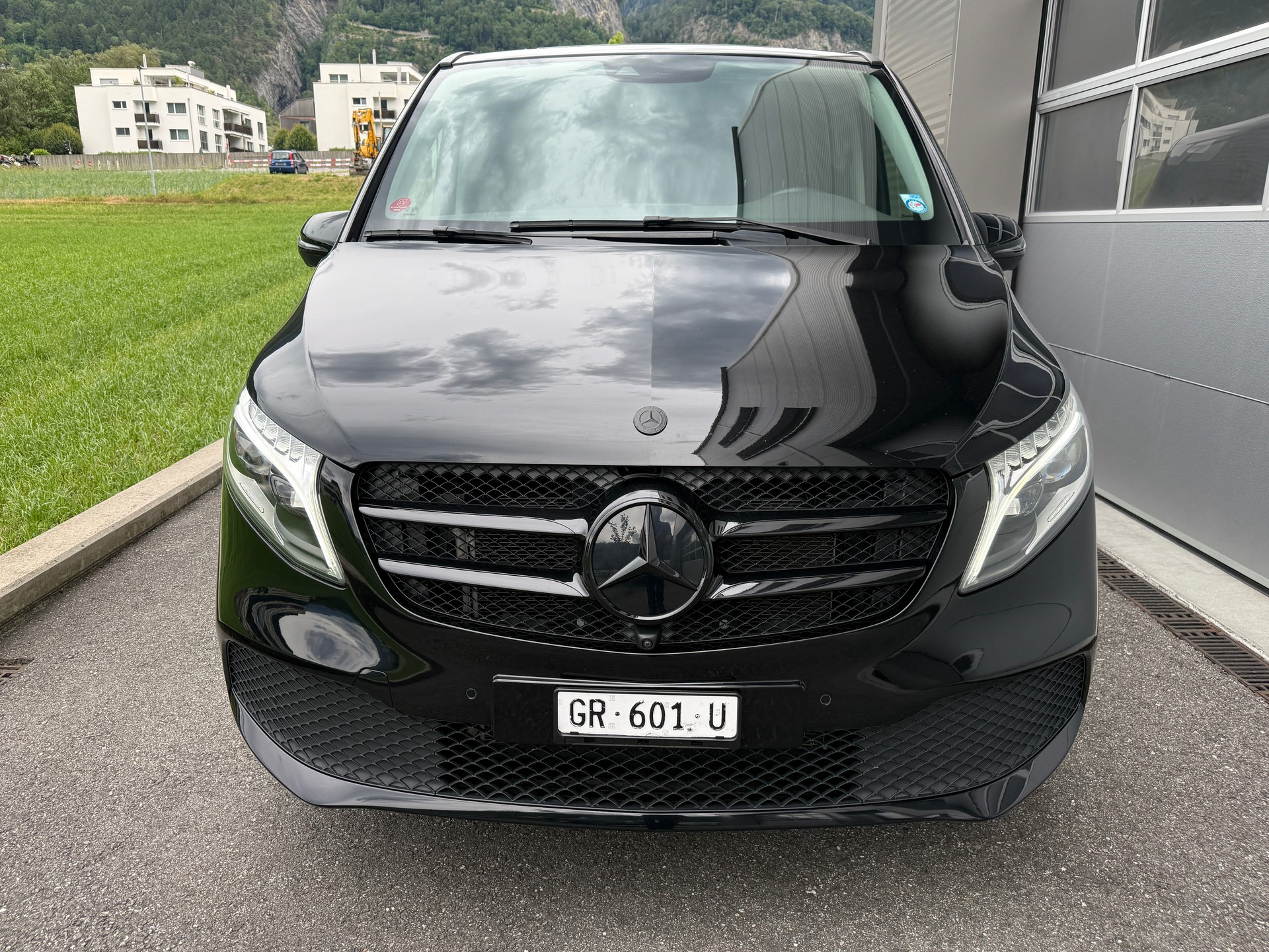 MERCEDES-BENZ V 250 d lang Exclusive 4Matic 9G-Tronic-image-4