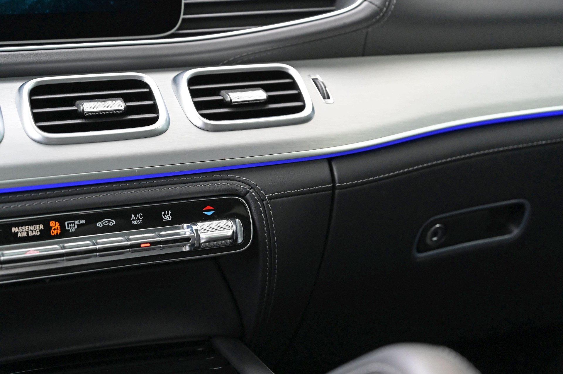 MERCEDES-BENZ GLE 400 d 4Matic Exclusive 9G-Tronic-image-19