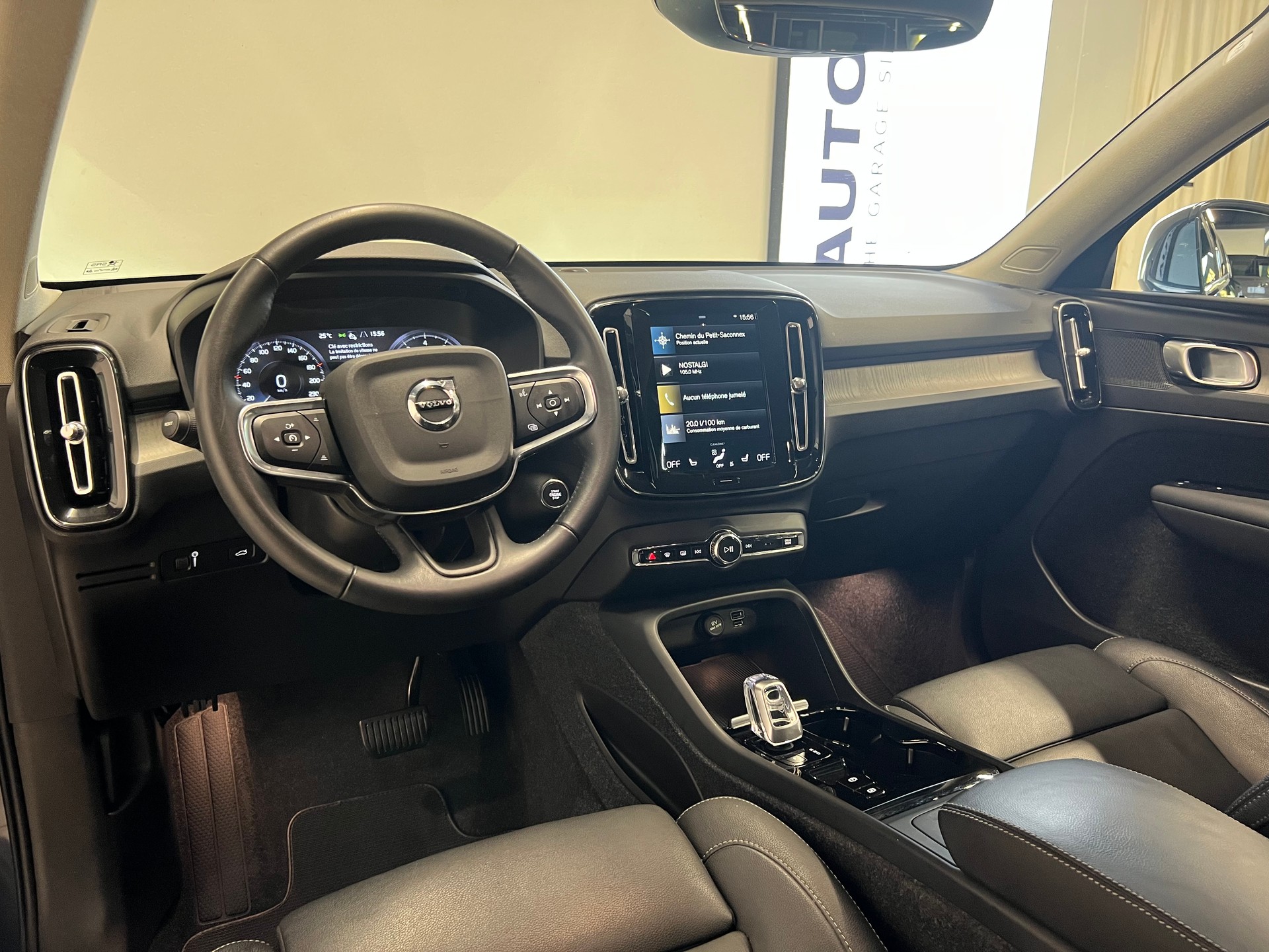 VOLVO XC40 2.0 B4 MH Inscription AWD-showroom-element-2