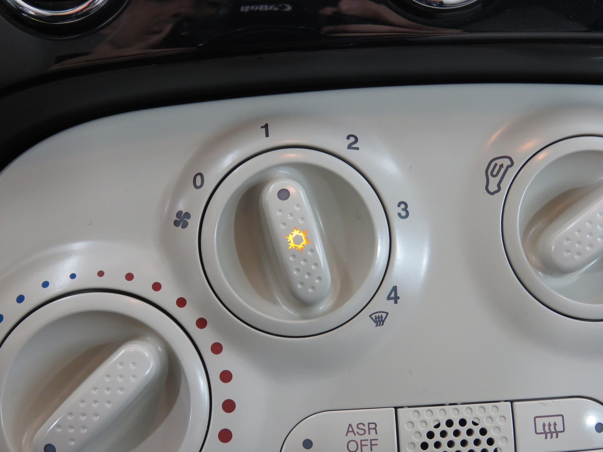 FIAT 500 1.2 Lounge-image-13