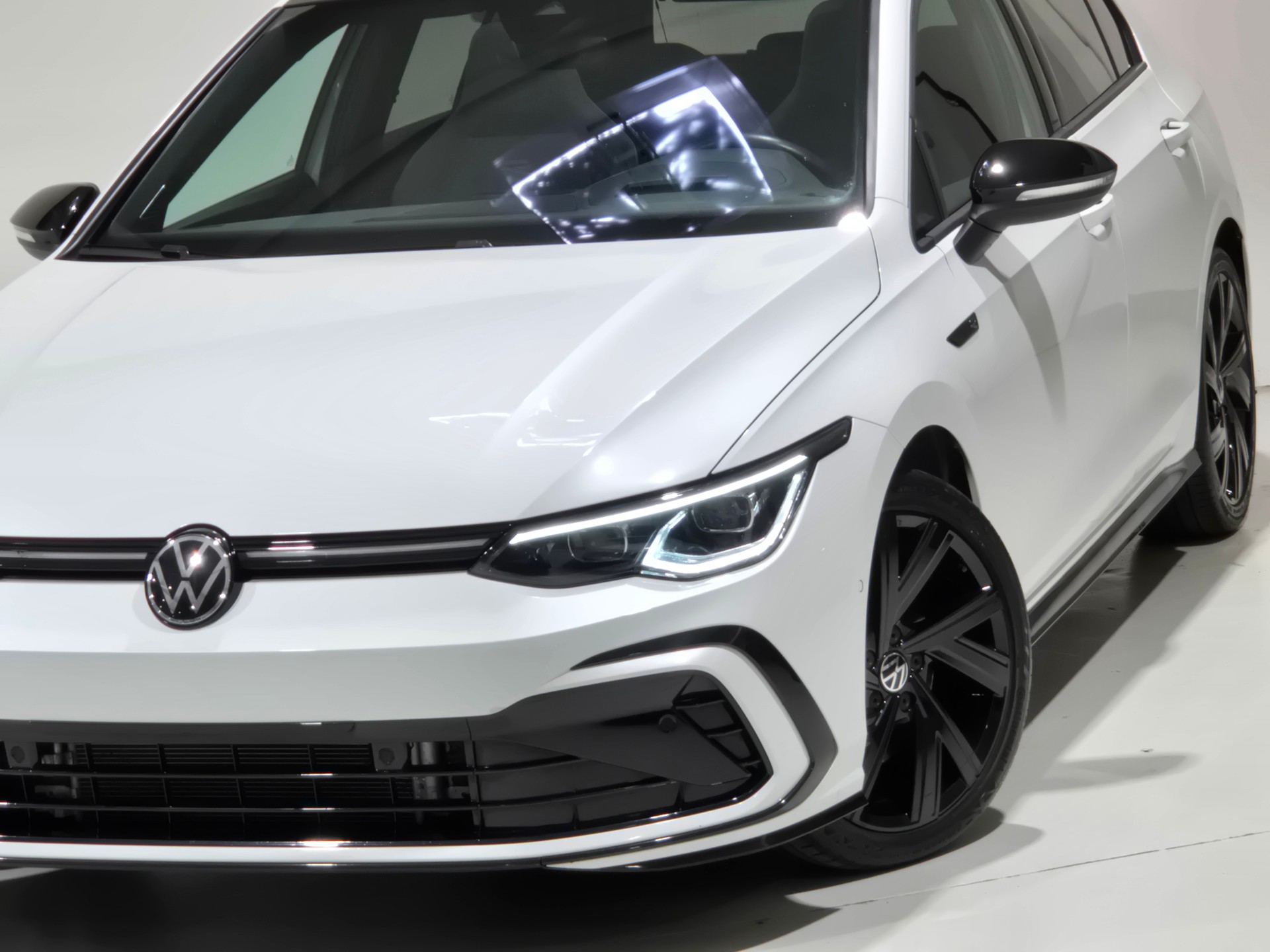 VW Golf 2.0 TSI R-Line DSG 4 Motion-image-26