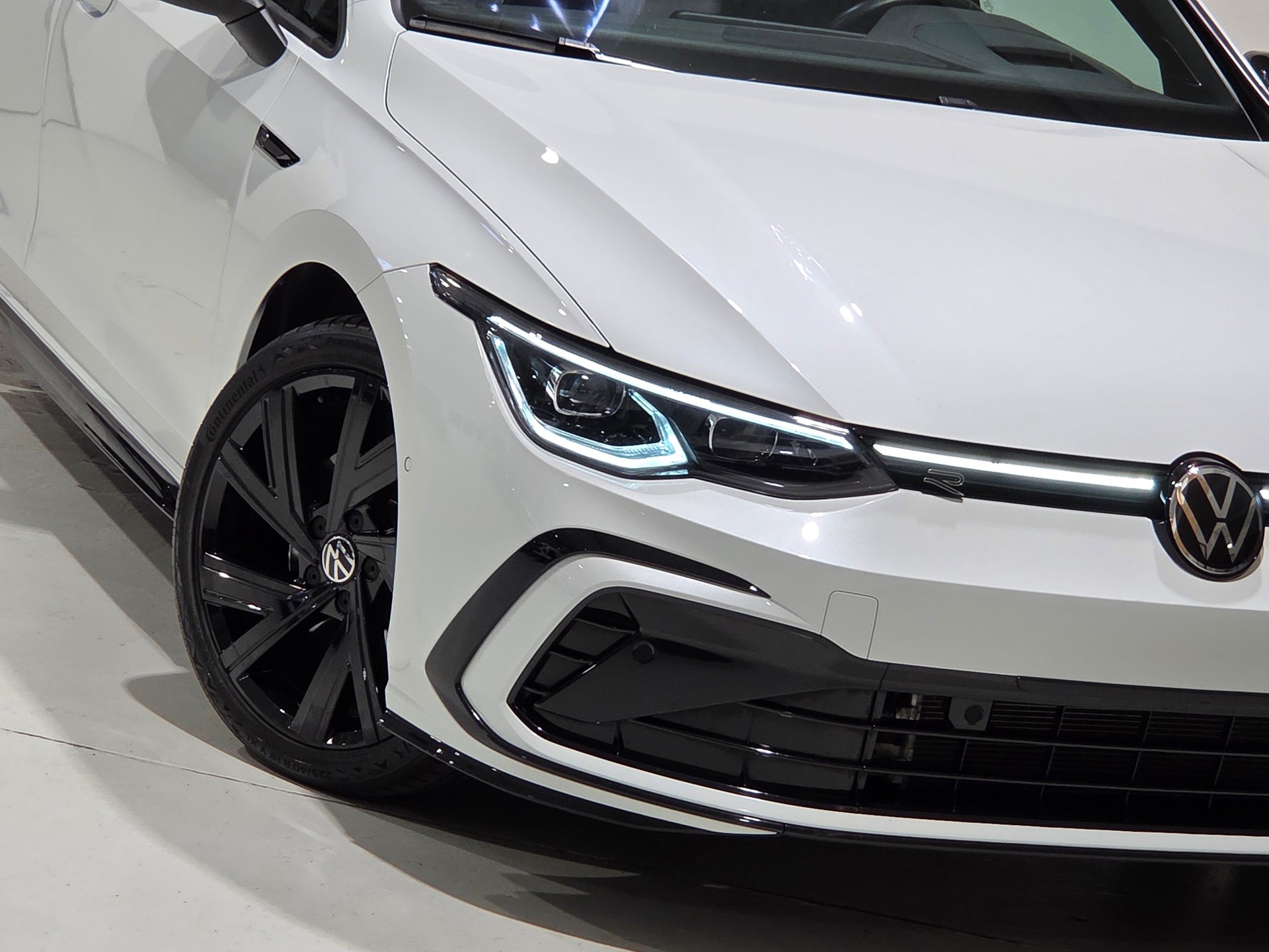 VW Golf 2.0 TSI R-Line DSG 4 Motion-image-28