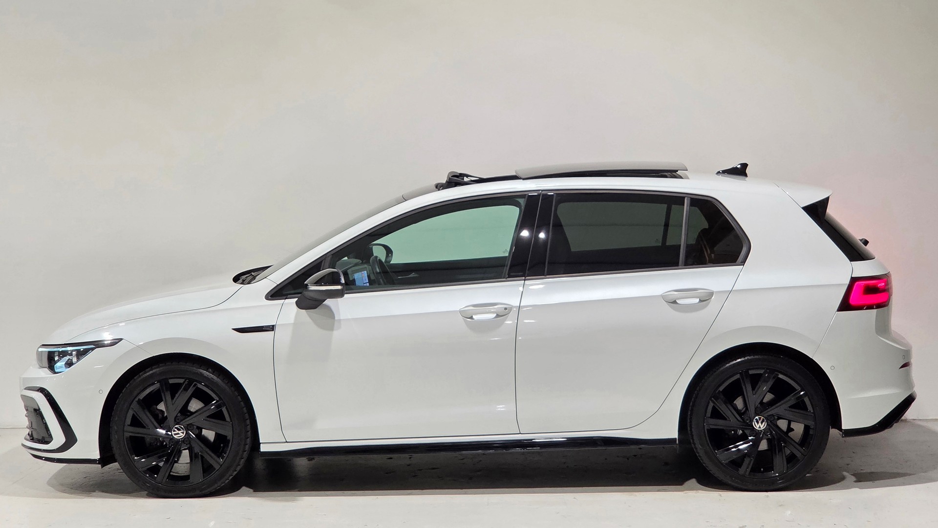 VW Golf 2.0 TSI R-Line DSG 4 Motion-showroom-element-1