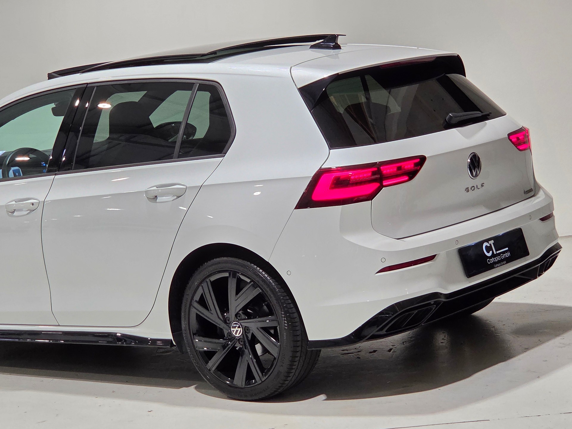 VW Golf 2.0 TSI R-Line DSG 4 Motion-showroom-element-3
