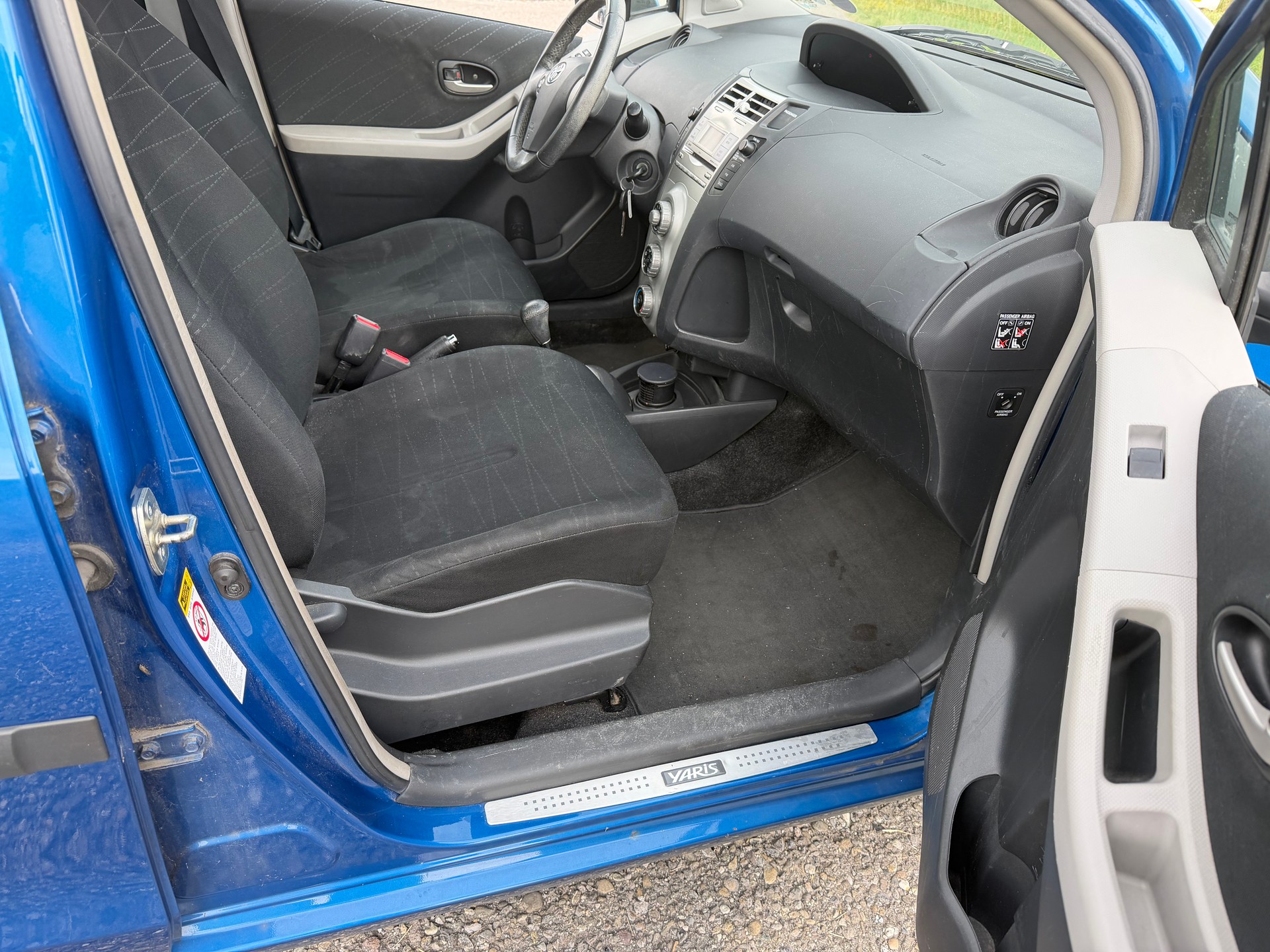 TOYOTA Yaris 1.3 Chic Automatic-image-7