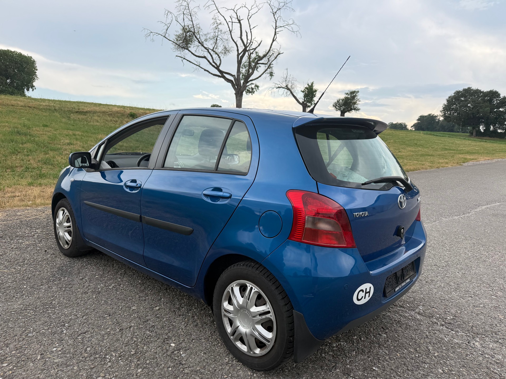 TOYOTA Yaris 1.3 Chic Automatic-image-8