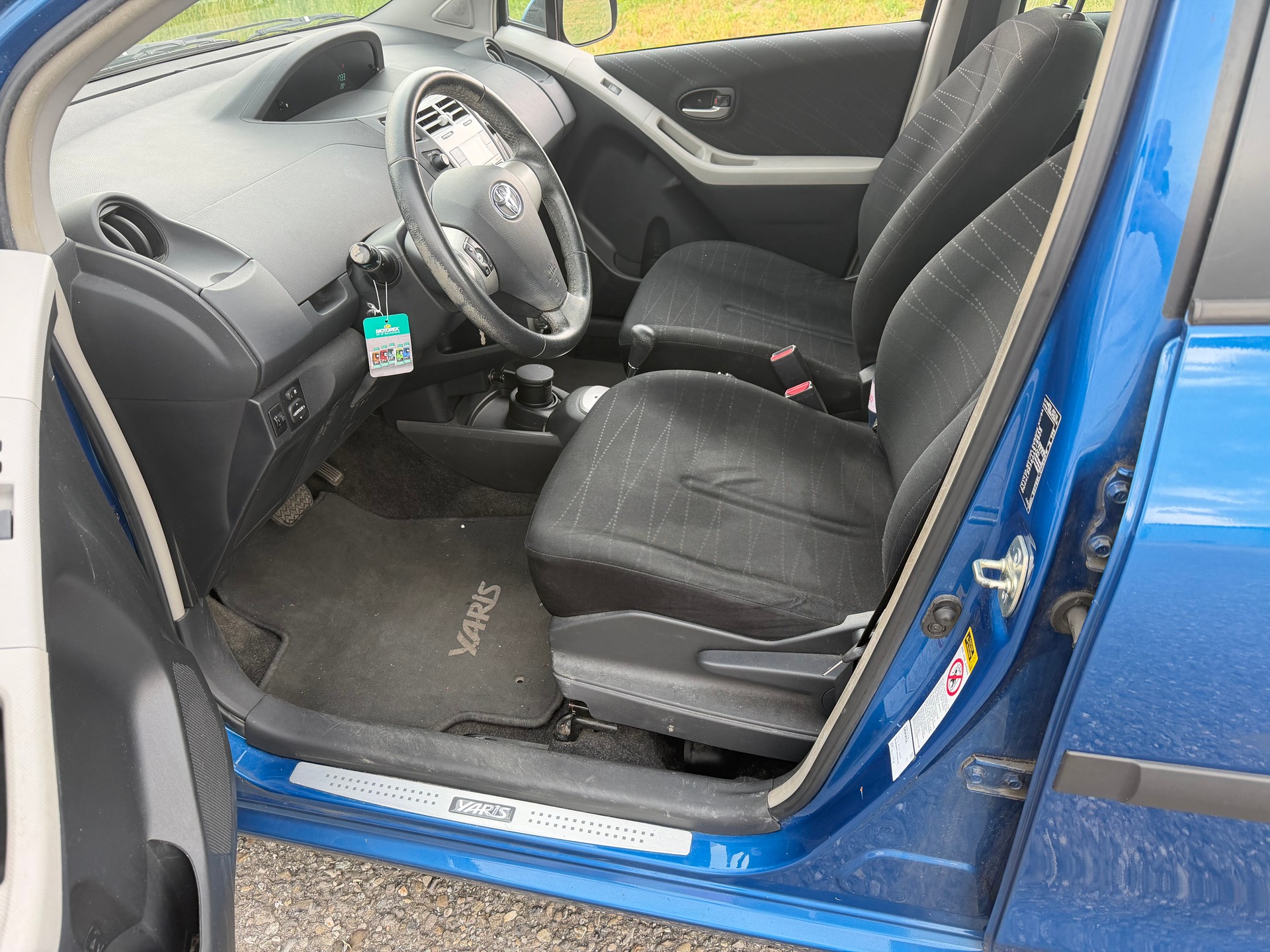 TOYOTA Yaris 1.3 Chic Automatic-image-6
