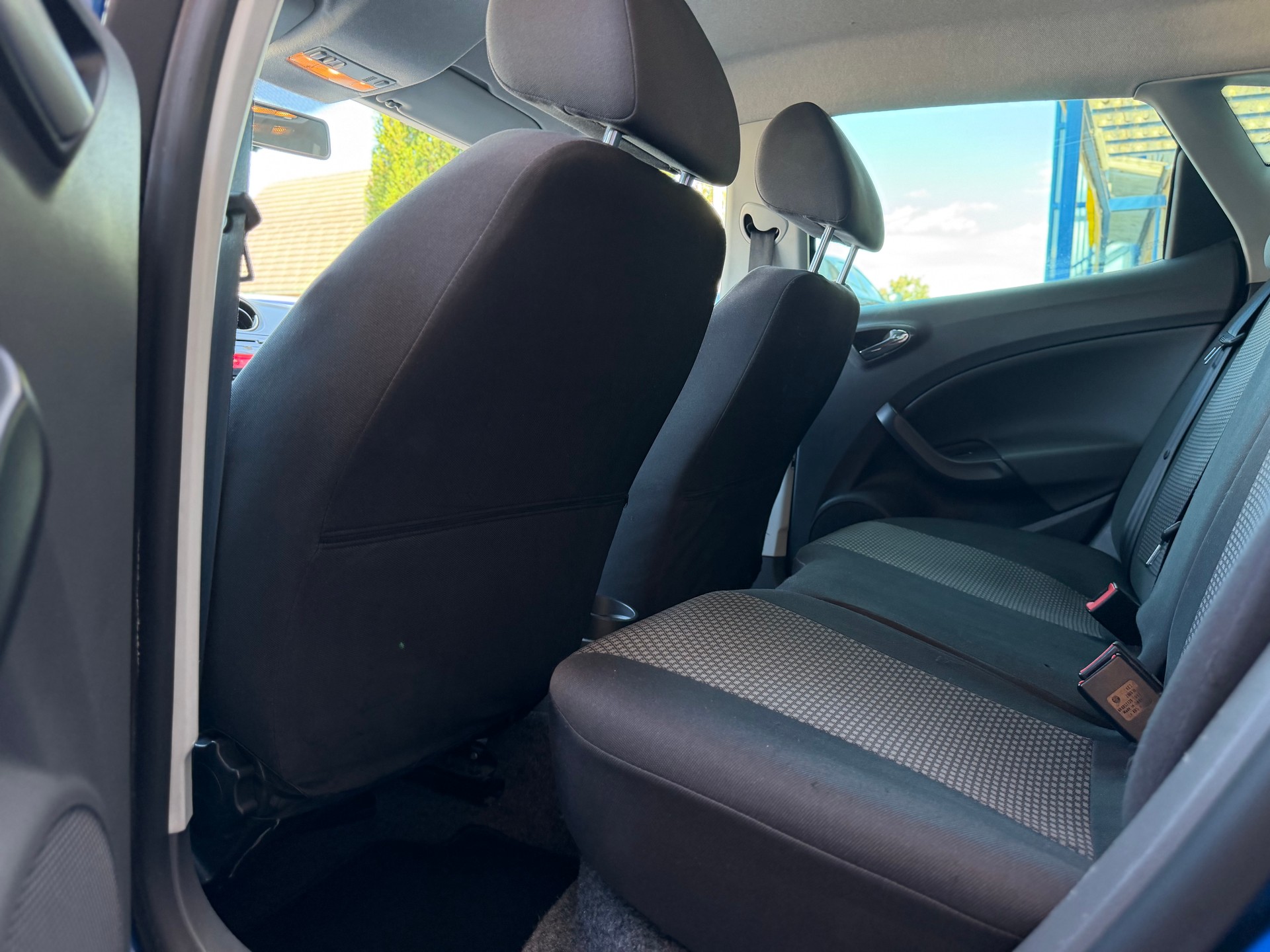 SEAT Ibiza 1.6 Sport-image-12