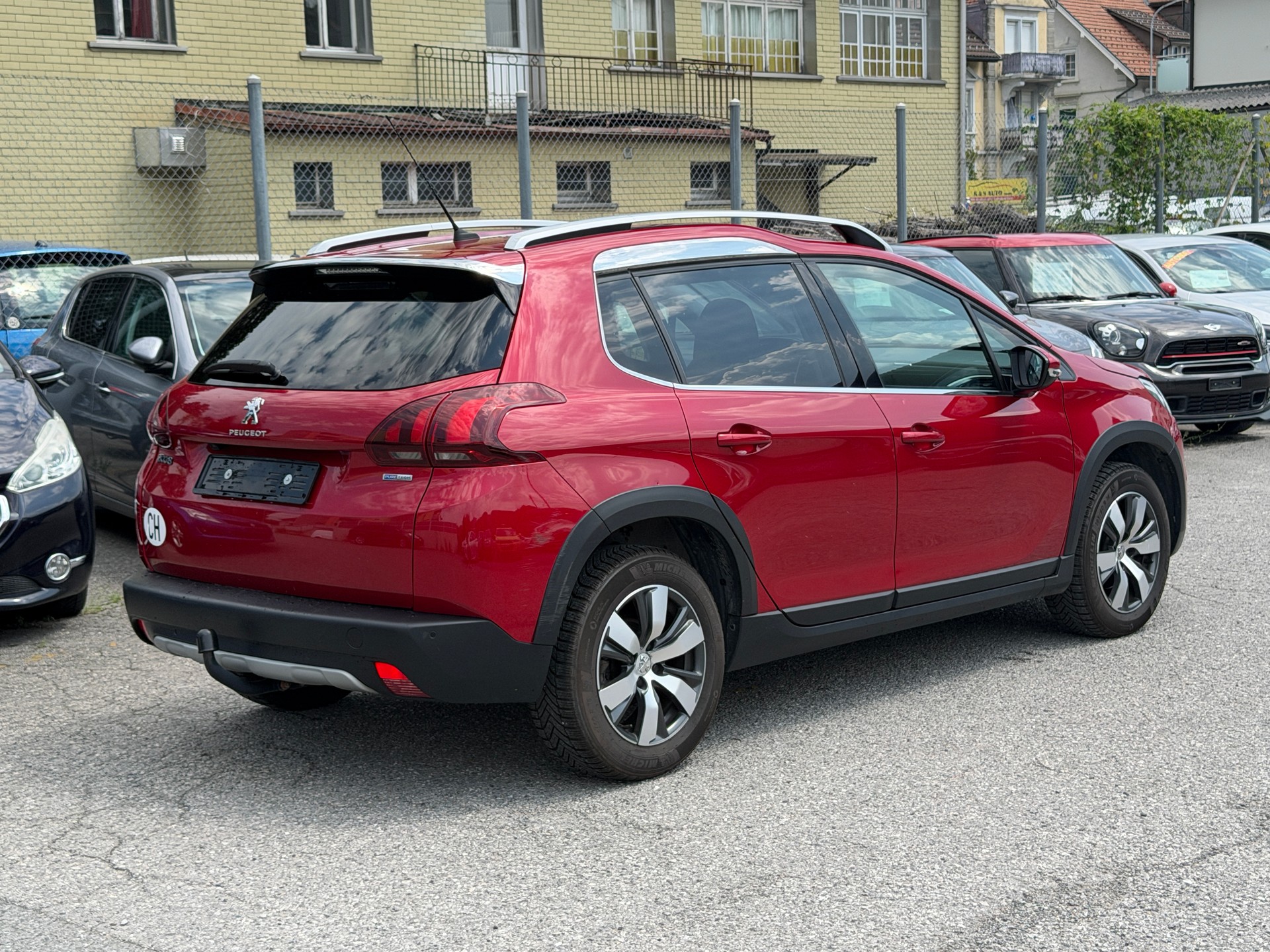 PEUGEOT 2008 1.2 PureTech Allure EAT6-image-14